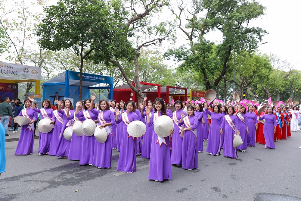Ngày 29/10, hơn 1000 phụ nữ Thủ đô tham gia Đồng diễn Áo dài “Phụ nữ Thủ đô - hội nhập phát triển” - ảnh 3