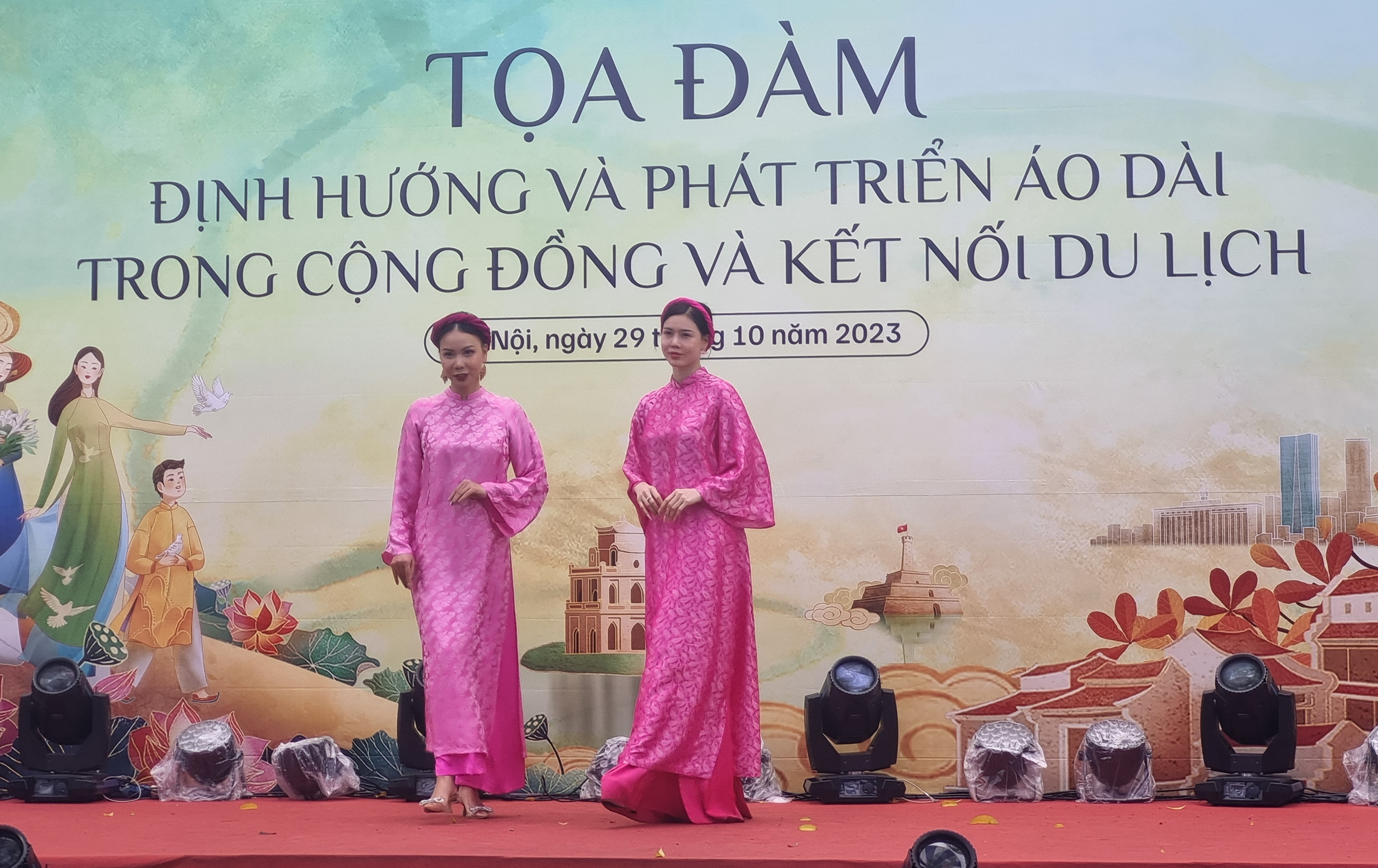 Thêm hiểu và yêu hơn chiếc áo dài dân tộc - ảnh 5