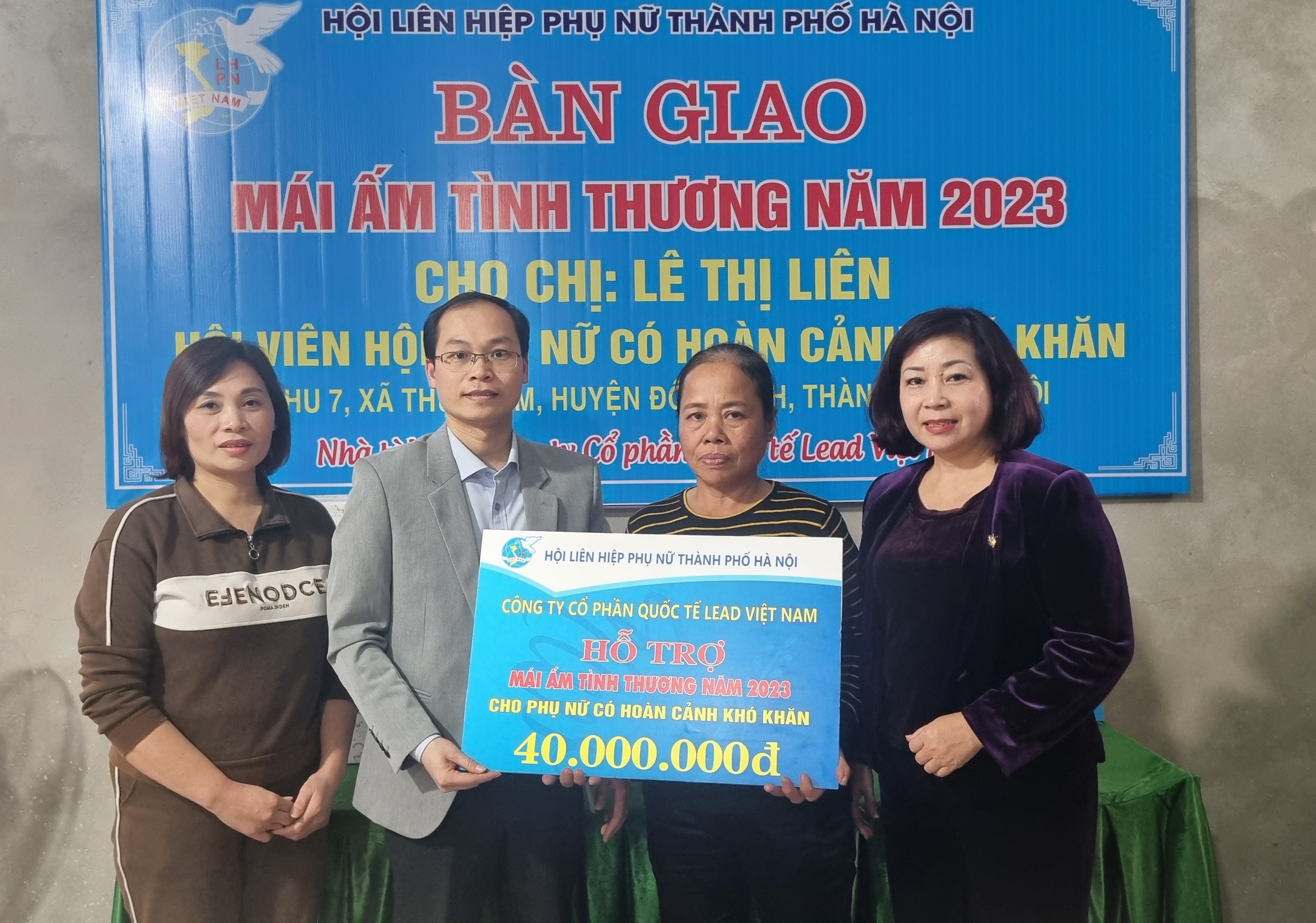 Trao kinh phí hỗ trợ xây dựng “Mái ấm tình thương” cho hội viên phụ nữ có hoàn cảnh khó khăn - ảnh 2