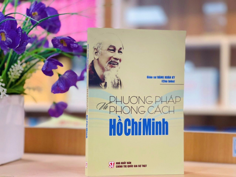Thêm hai cuốn sách về tư tưởng, đạo đức, phong cách Hồ Chí Minh - ảnh 2