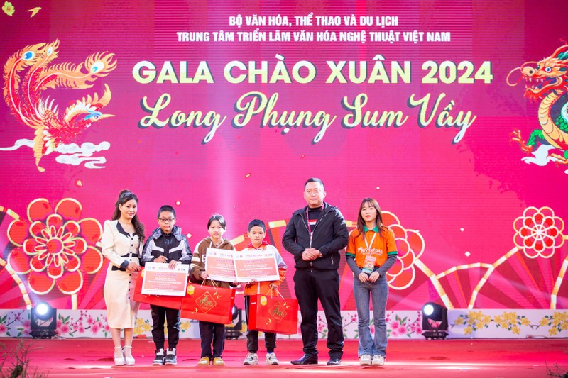 “Long Phụng sum vầy“- Chương trình đầm ấm Tết Giáp Thìn - ảnh 2