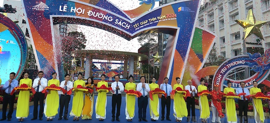 Khai mạc Lễ hội Đường sách Tết Giáp Thìn 2024 - ảnh 1