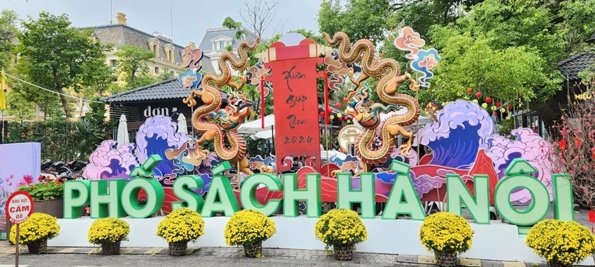 Hội sách xuân trong ngày nghỉ cuối Tết Nguyên đán - ảnh 1