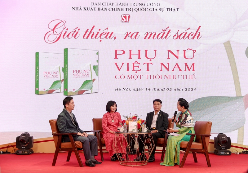 Hội sách xuân trong ngày nghỉ cuối Tết Nguyên đán - ảnh 2