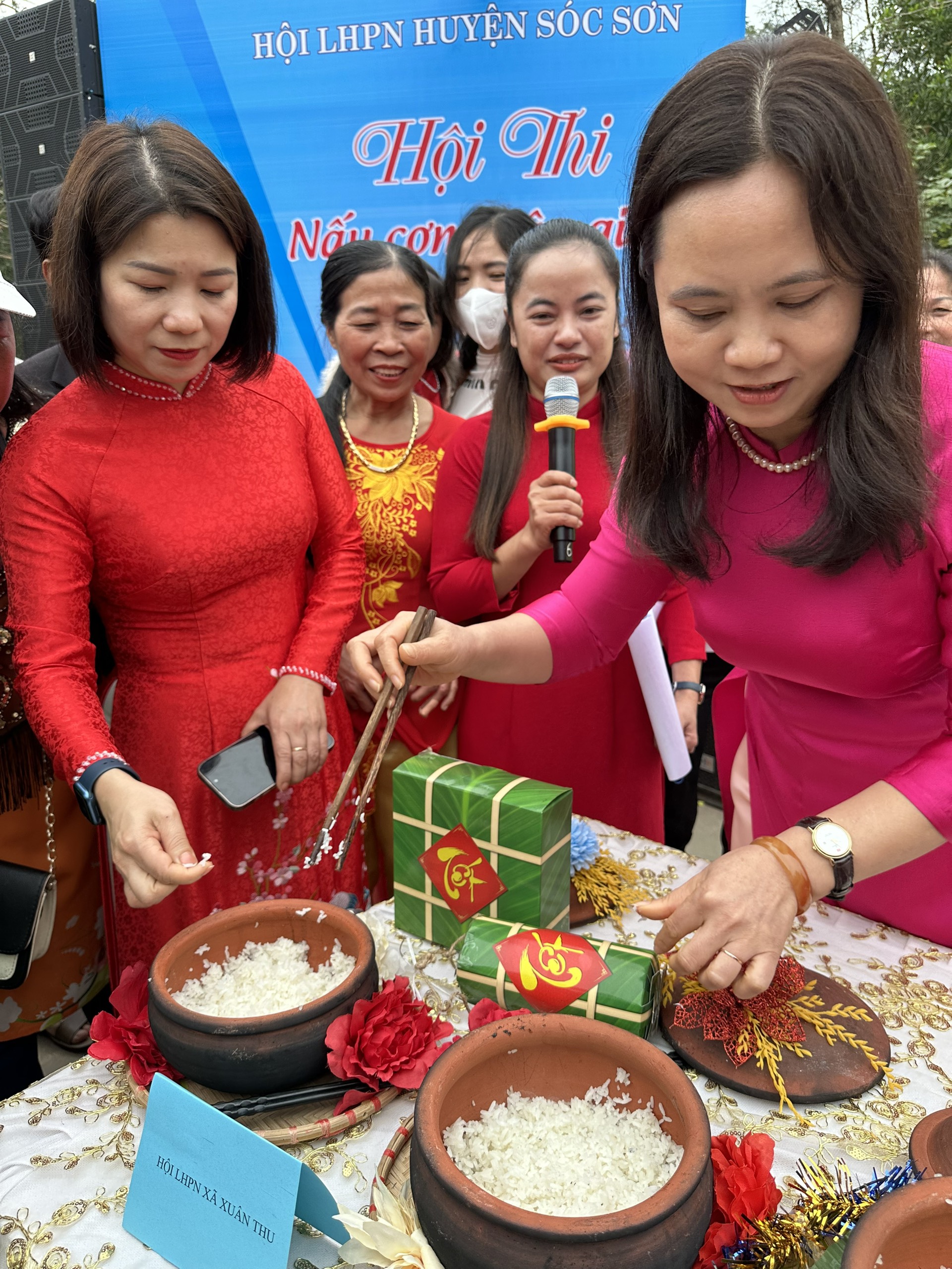 Hội thi nấu cơm dân gian tại Lễ hội Gióng - ảnh 8