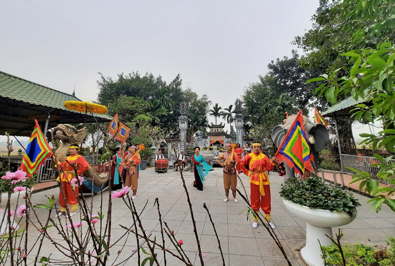Ngày 14 tháng Giêng khai mạc Lễ hội truyền thống Chèo tàu Tổng Gối - ảnh 1