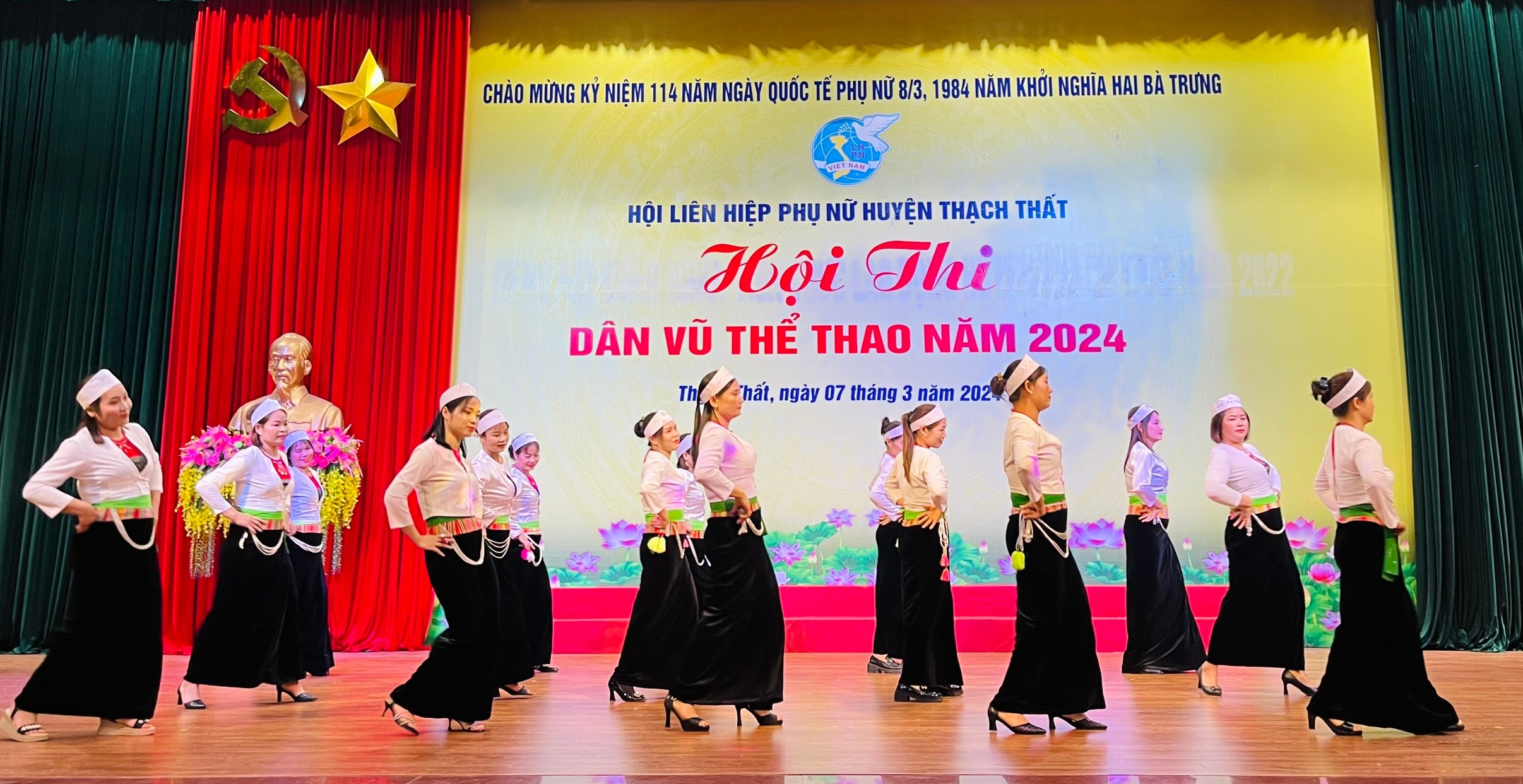 Phụ nữ Thạch Thất tích cực trong mọi phong trào thi đua - ảnh 9