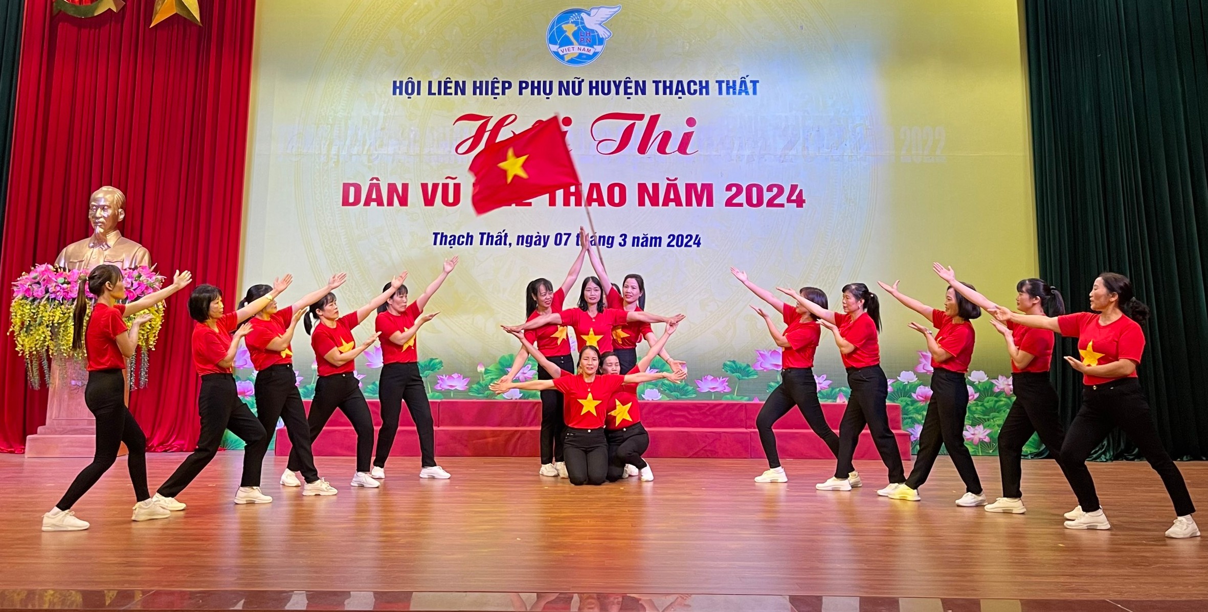 Phụ nữ Thạch Thất tích cực trong mọi phong trào thi đua - ảnh 5