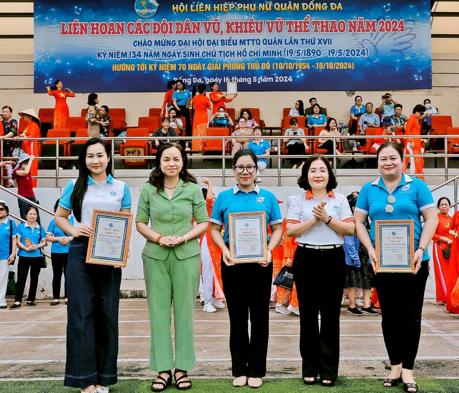Liên hoan các đội dân vũ, khiêu vũ thể thao chào mừng kỷ niệm 70 năm ngày Giải phóng Thủ đô - ảnh 8