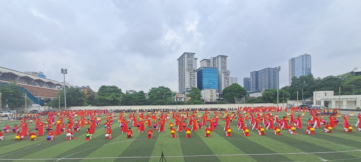 Liên hoan các đội dân vũ, khiêu vũ thể thao chào mừng kỷ niệm 70 năm ngày Giải phóng Thủ đô - ảnh 15