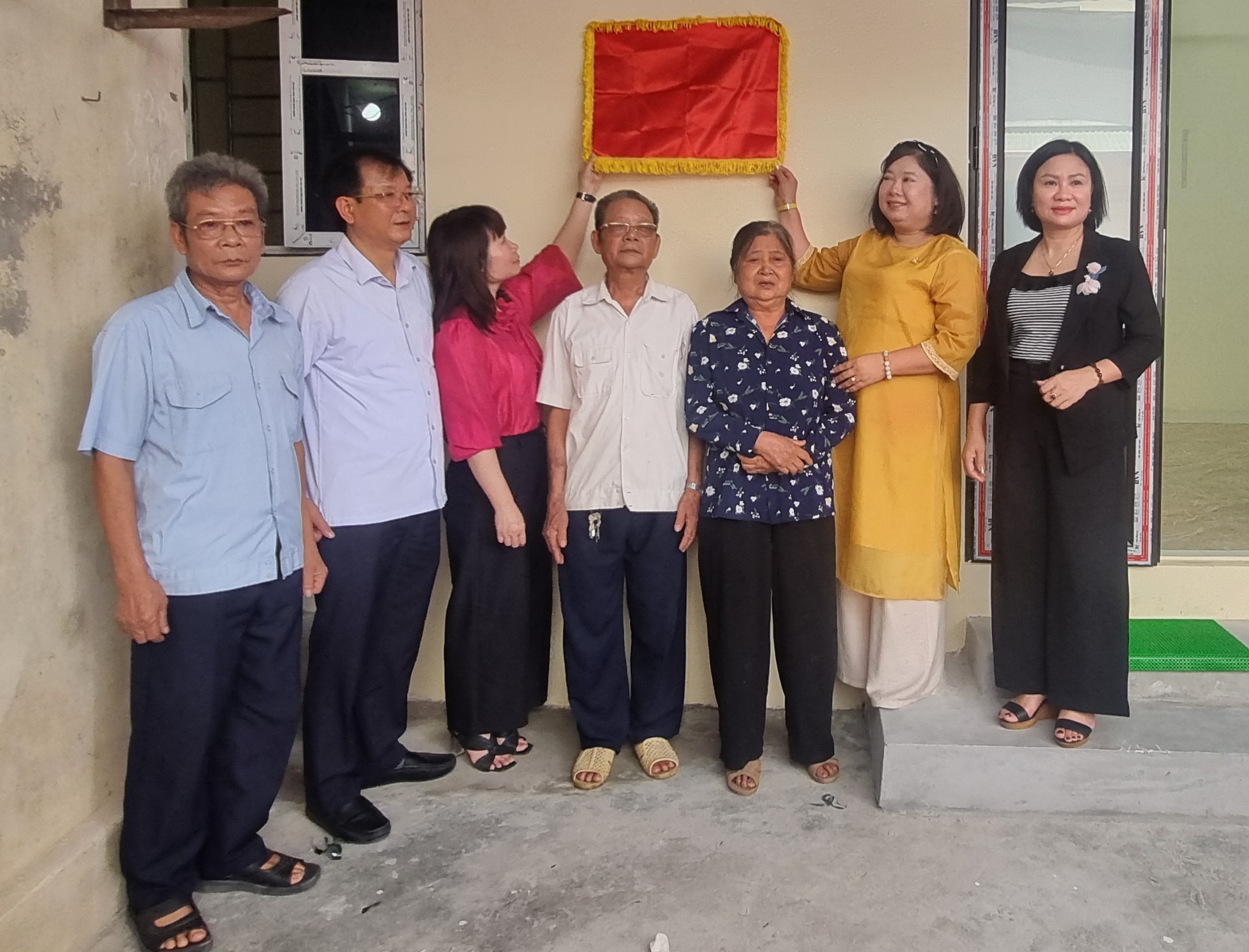 Hội LHPN quận Cầu Giấy Giấy bàn giao “Mái ấm tình thương“ - ảnh 3