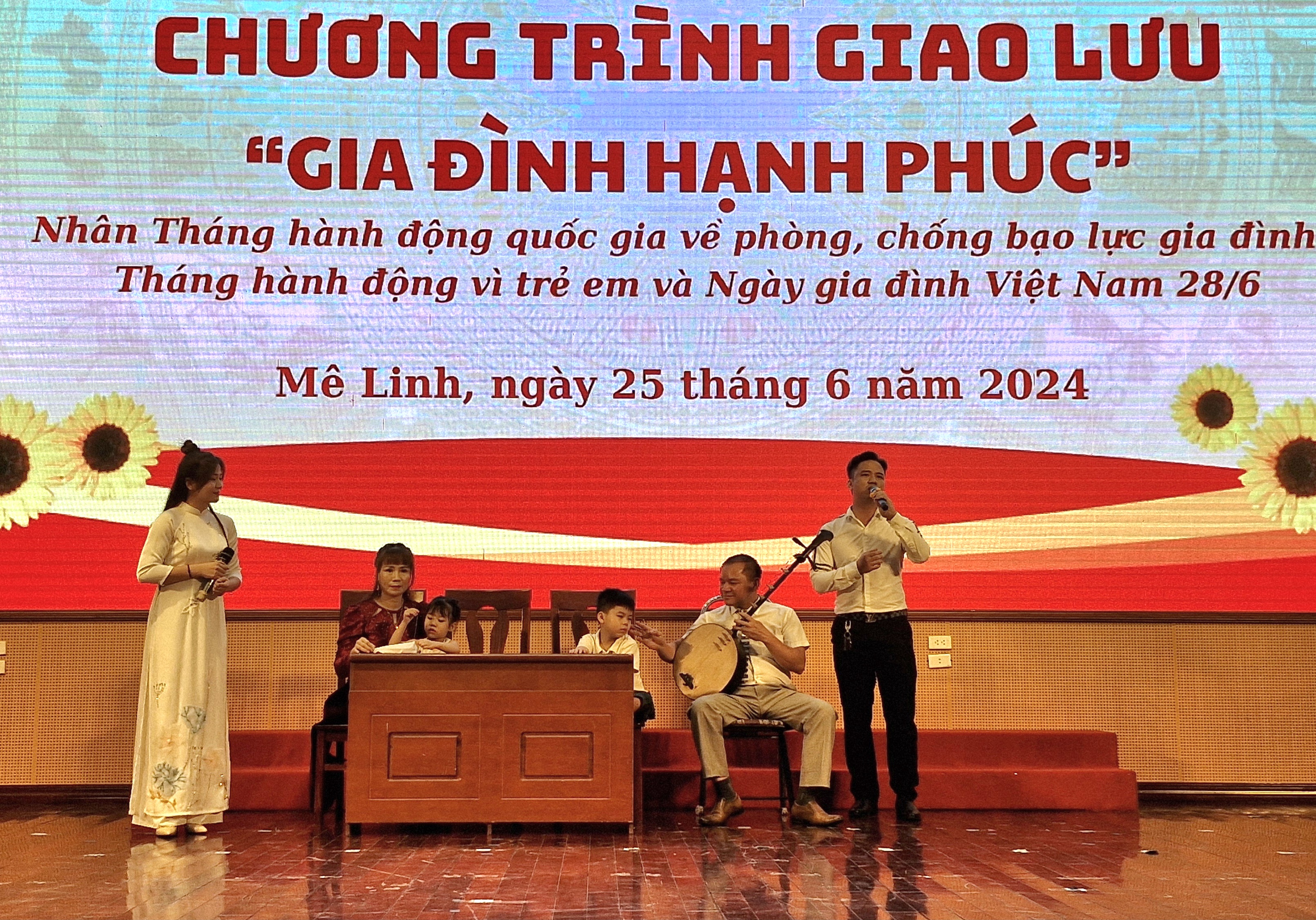 Hội LHPN Huyện Mê Linh: Giao lưu “Gia đình hạnh phúc”, trổ tài với “Bữa cơm gia đình” - ảnh 9