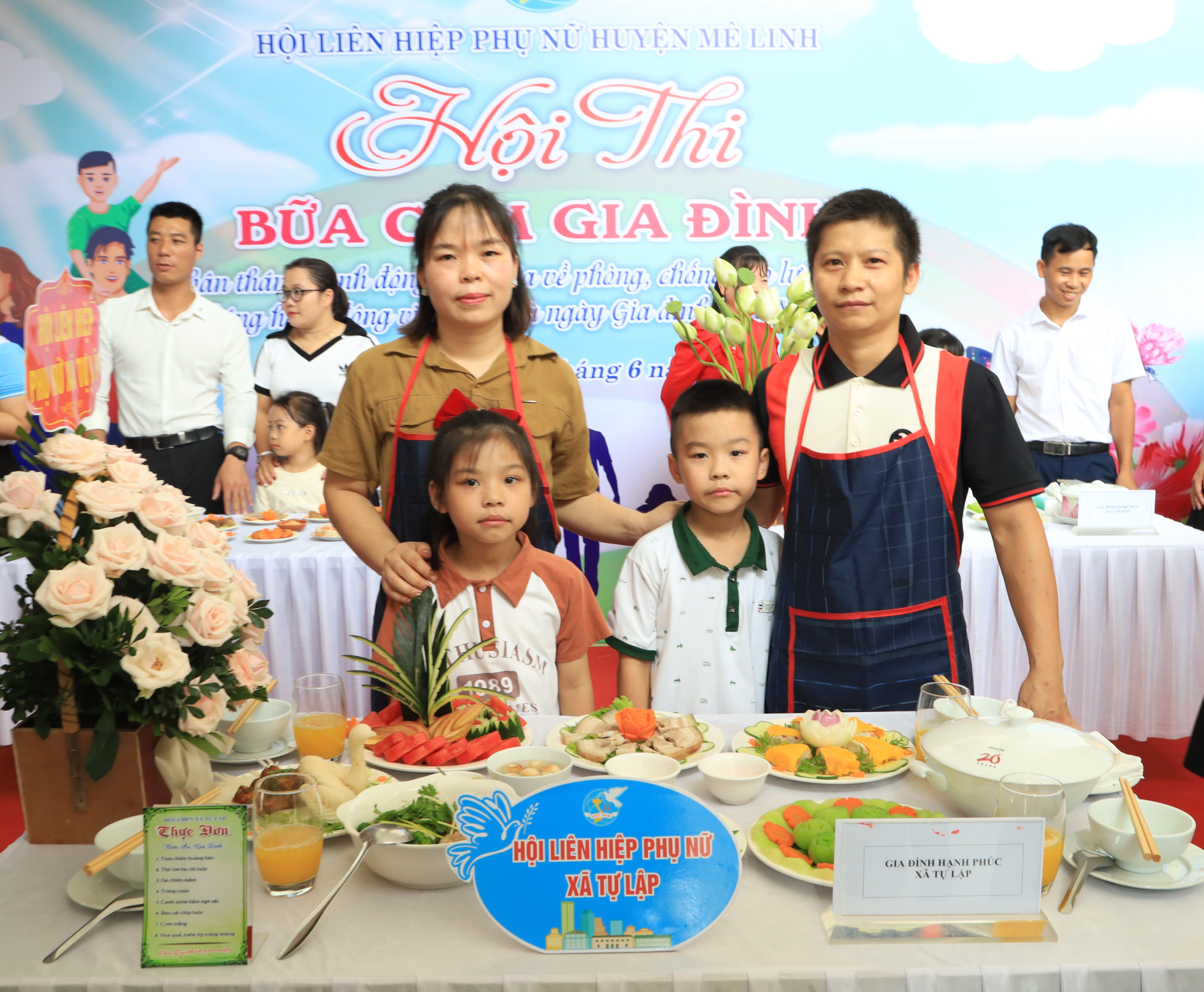 Hội LHPN Huyện Mê Linh: Giao lưu “Gia đình hạnh phúc”, trổ tài với “Bữa cơm gia đình” - ảnh 12