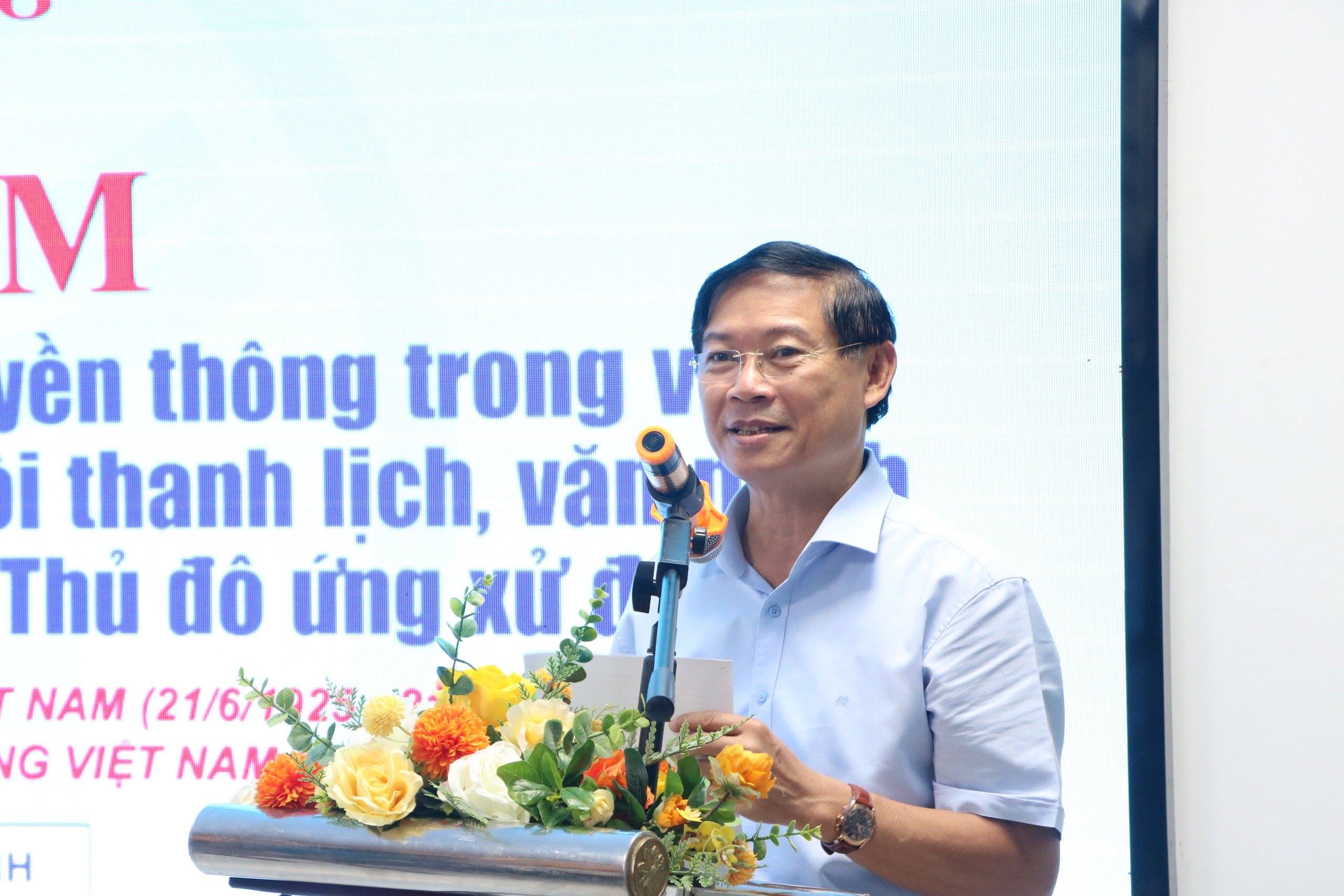 Phát huy vai trò của báo chí truyền thông trong xây dựng người Hà Nội thanh lịch, văn minh - ảnh 2