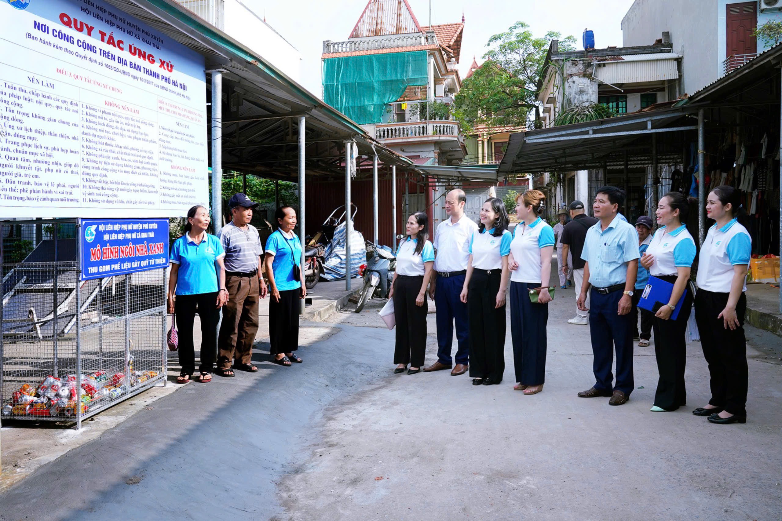Hội LHPN huyện Phú Xuyên ra mắt mô hình “Chợ văn minh, an toàn, hiệu quả” - ảnh 4