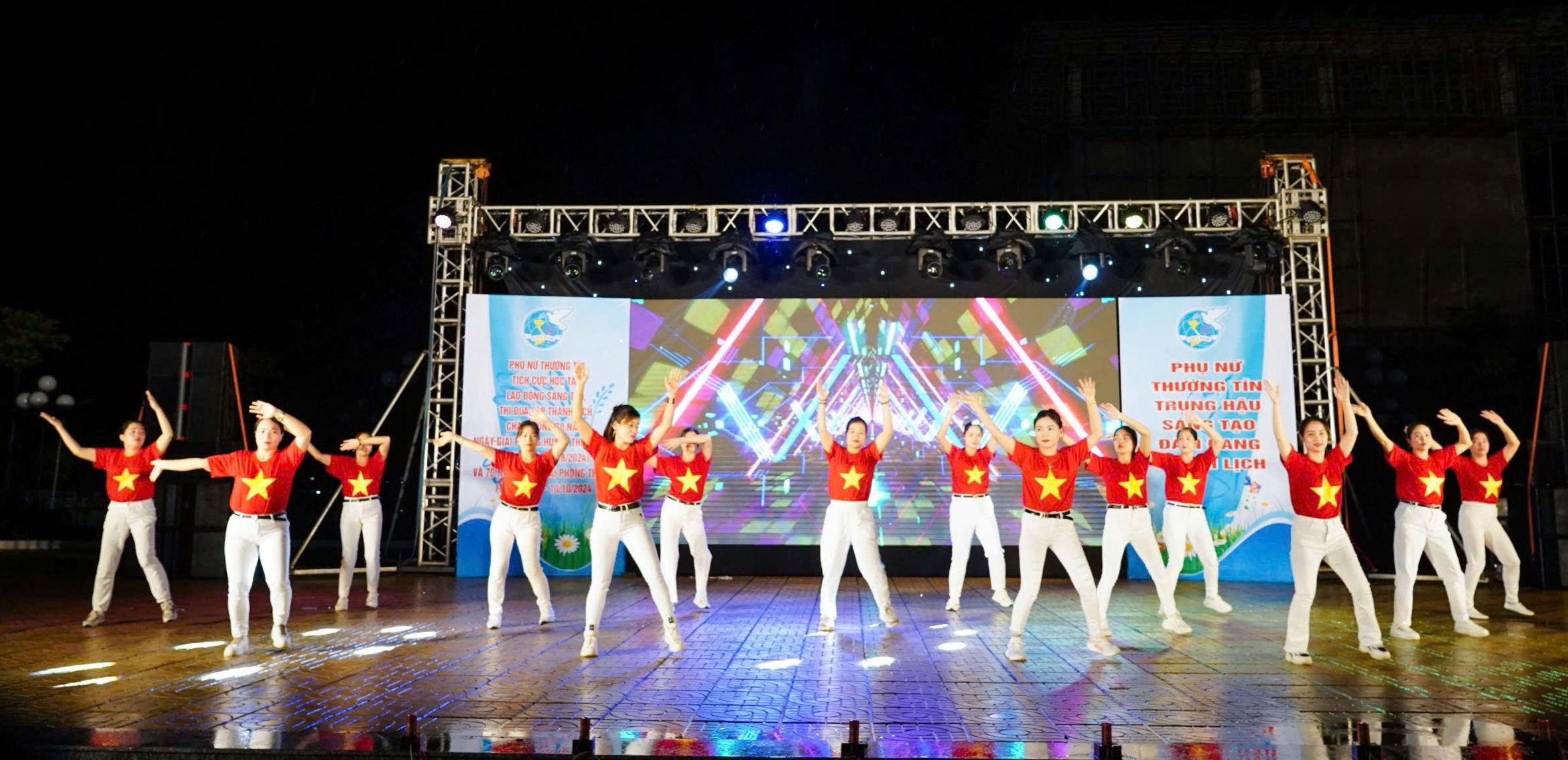 Liên hoan dân vũ “Phụ nữ Thường Tín khoẻ - đẹp - tự tin” - ảnh 3