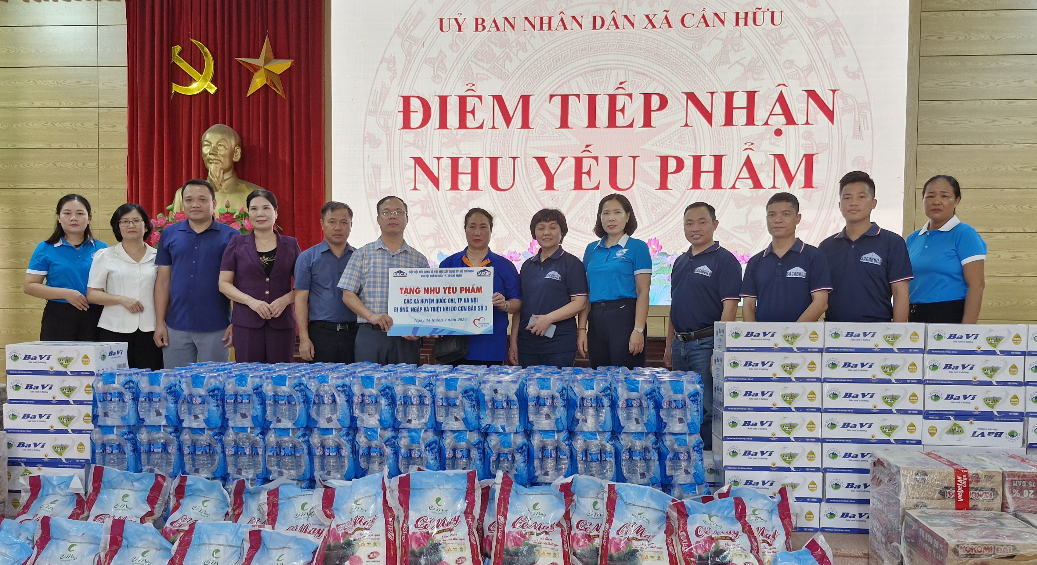 Lãnh đạo Hội LHPN Hà Nội thăm hỏi, động viên người dân bị ảnh hưởng bởi bão số 3 - ảnh 1