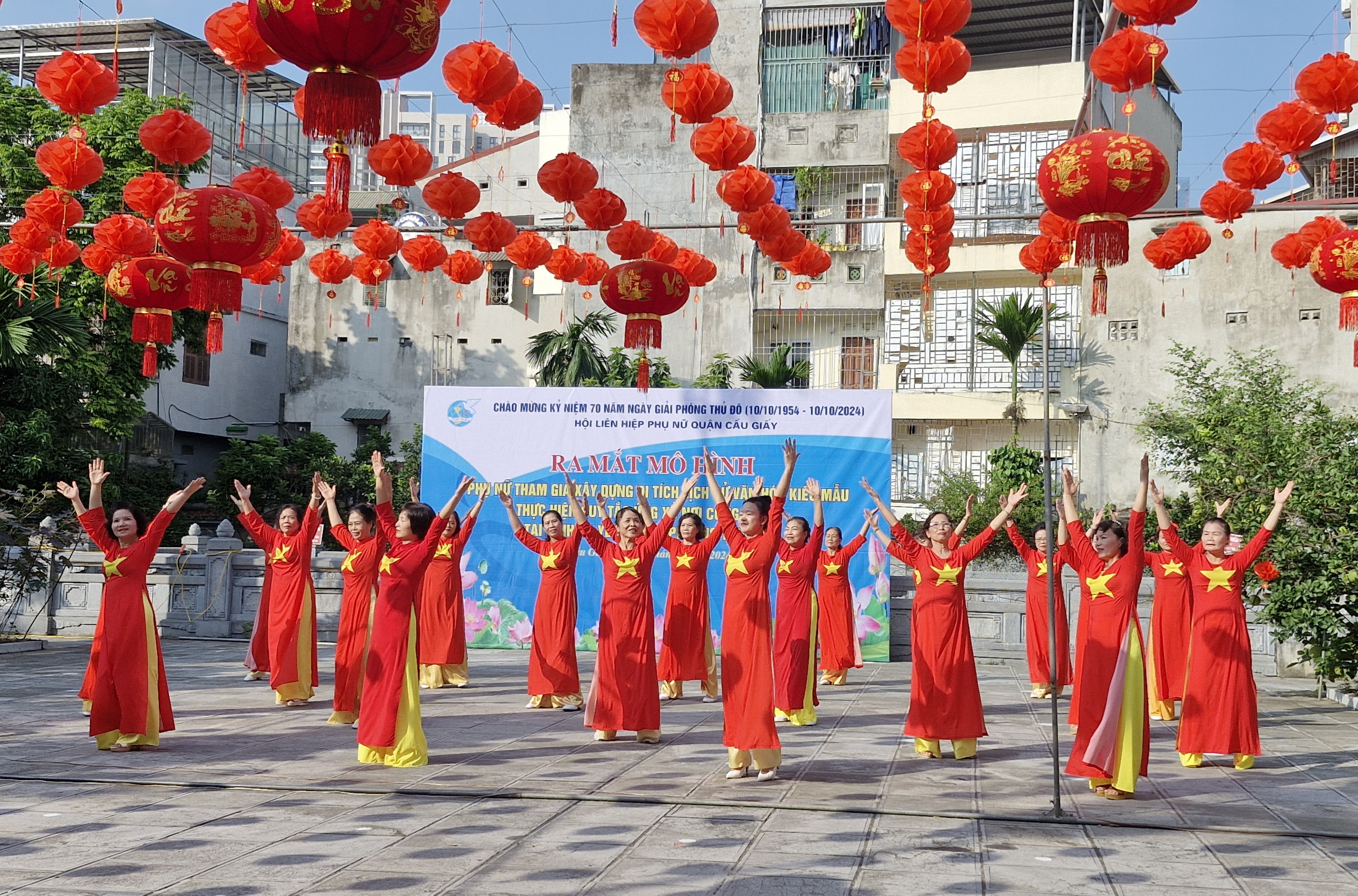 Cầu Giấy ra mắt mô hình Phụ nữ tham gia xây dựng Khu di tích lịch sử kiểu mẫu - ảnh 7