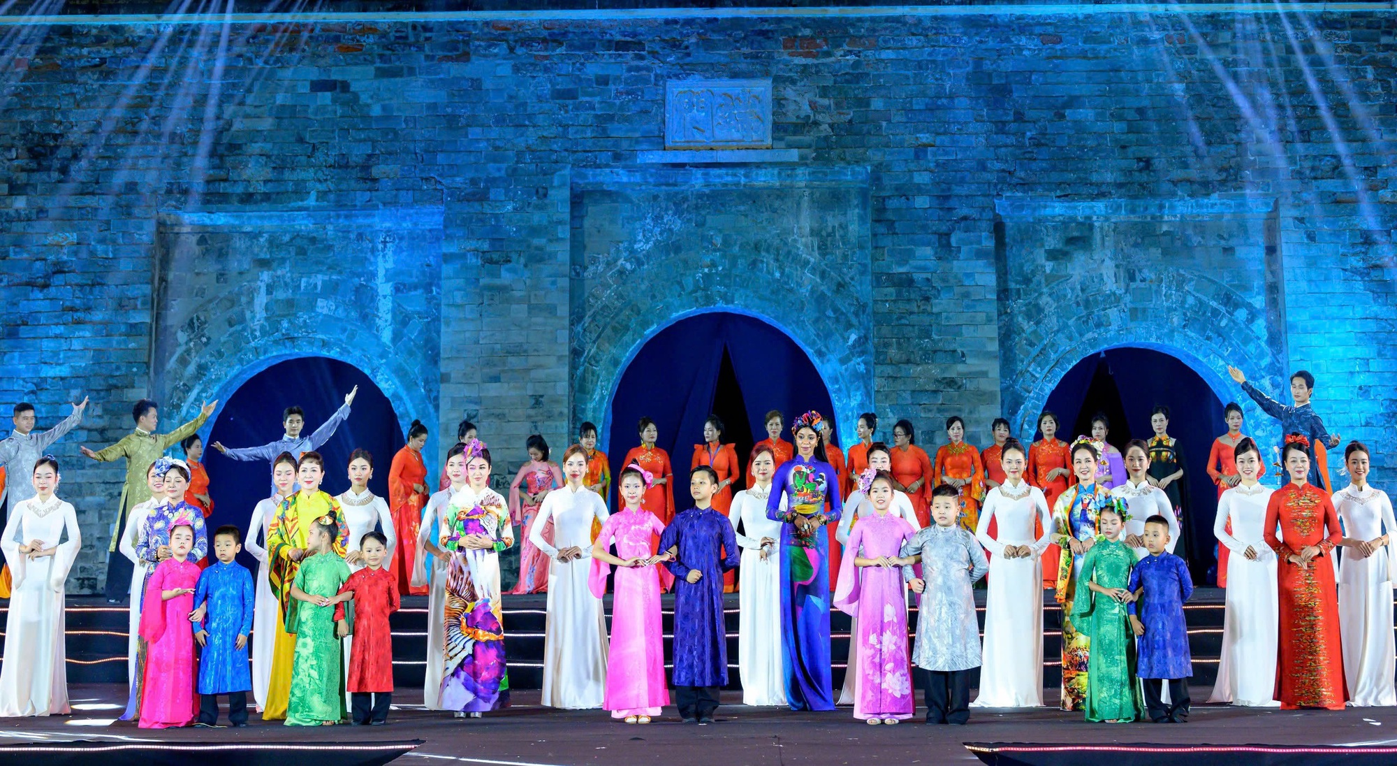 65 nhà thiết kế Bắc - Trung - Nam tham gia “Đêm hội áo dài” tôn vinh văn hóa Việt - ảnh 5