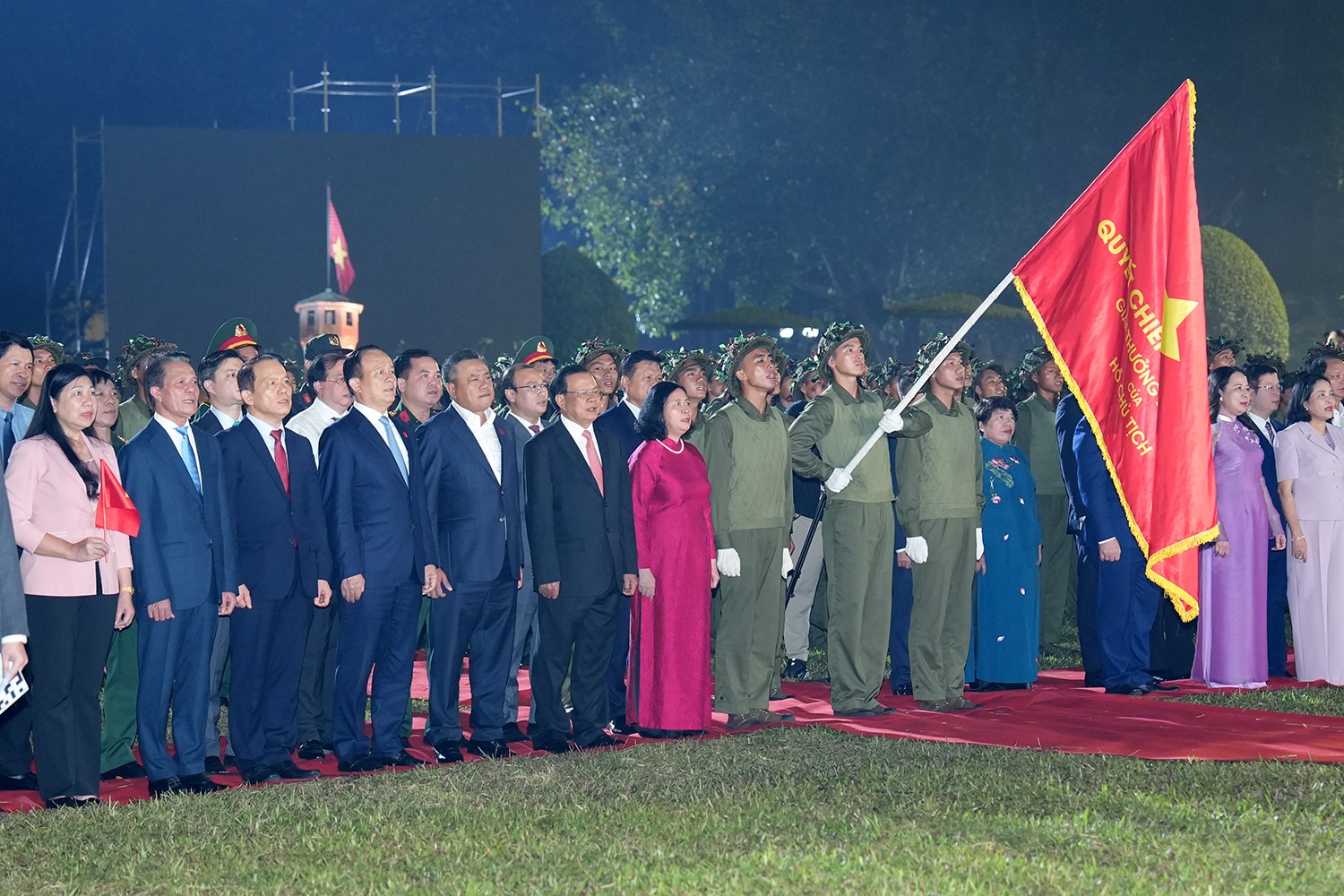 Thủ đô bất khuất kiên cường trong “Hà Nội - Bản hùng ca phố“ - ảnh 9