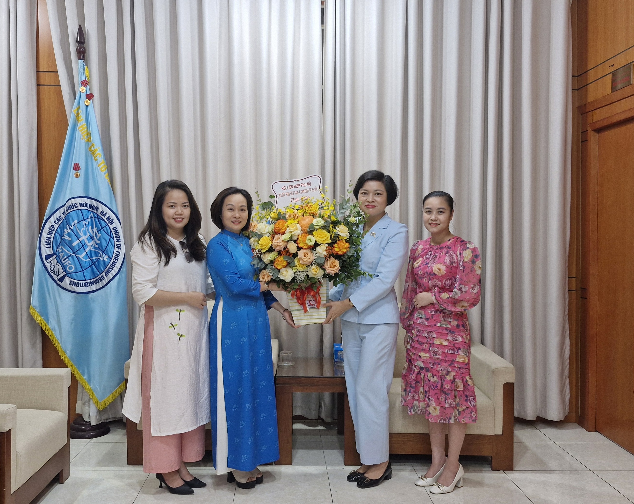 Thăm, chúc mừng ngày truyền thống Liên hiệp các tổ chức hữu nghị Thành phố - ảnh 1