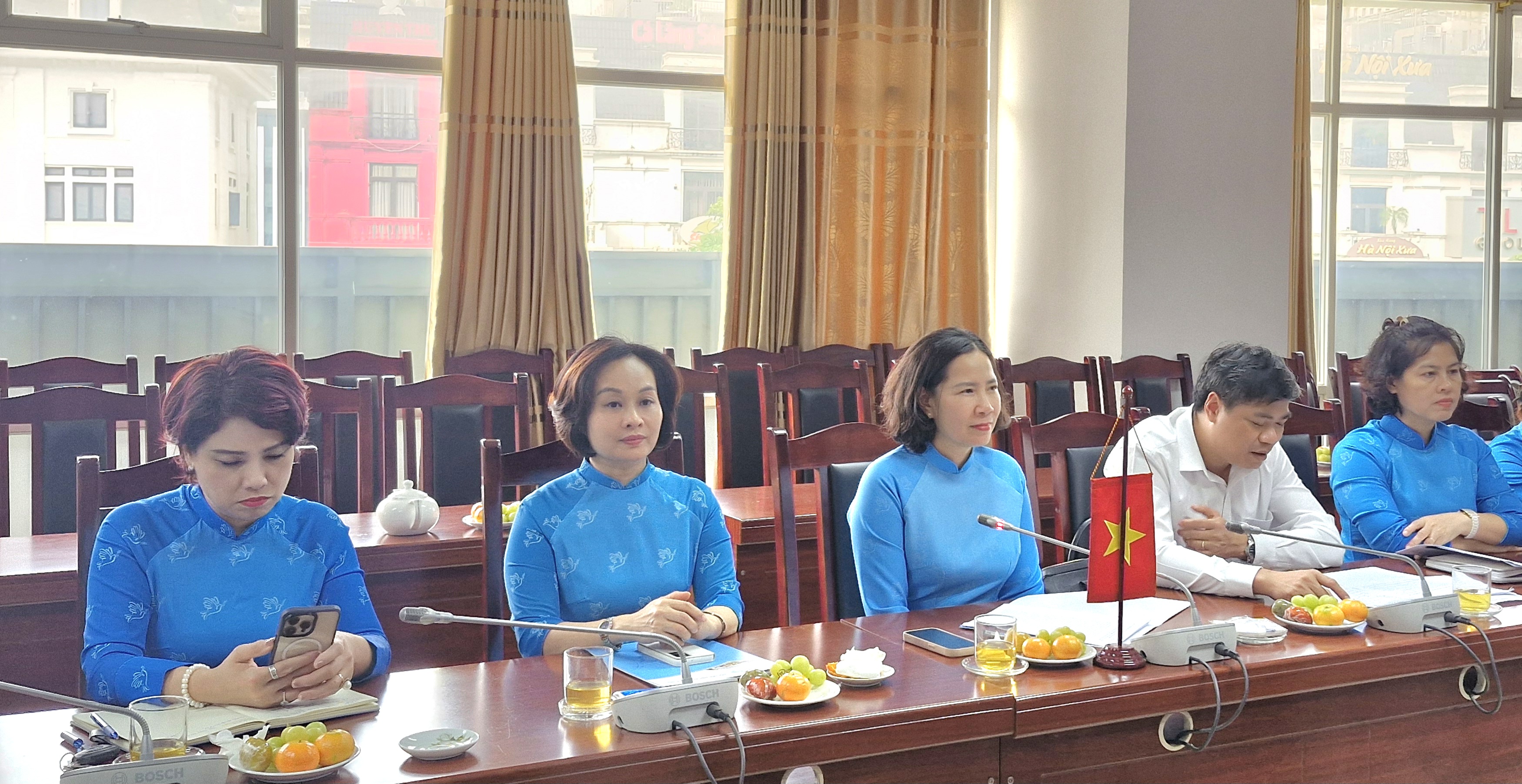 Hội Phụ nữ Thủ đô Viêng Chăn - nước CHDCND Lào thăm và làm việc tại Hội LHPN Hà Nội - ảnh 3