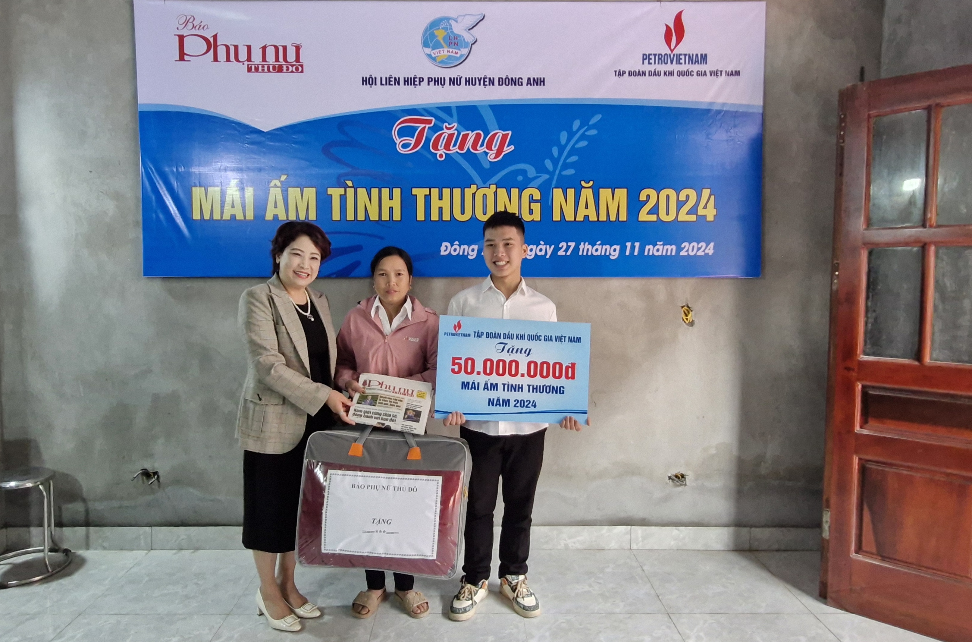 Báo Phụ nữ Thủ đô trao “Mái ấm tình thương” cho hội viên khó khăn tại huyện Đông Anh - ảnh 3