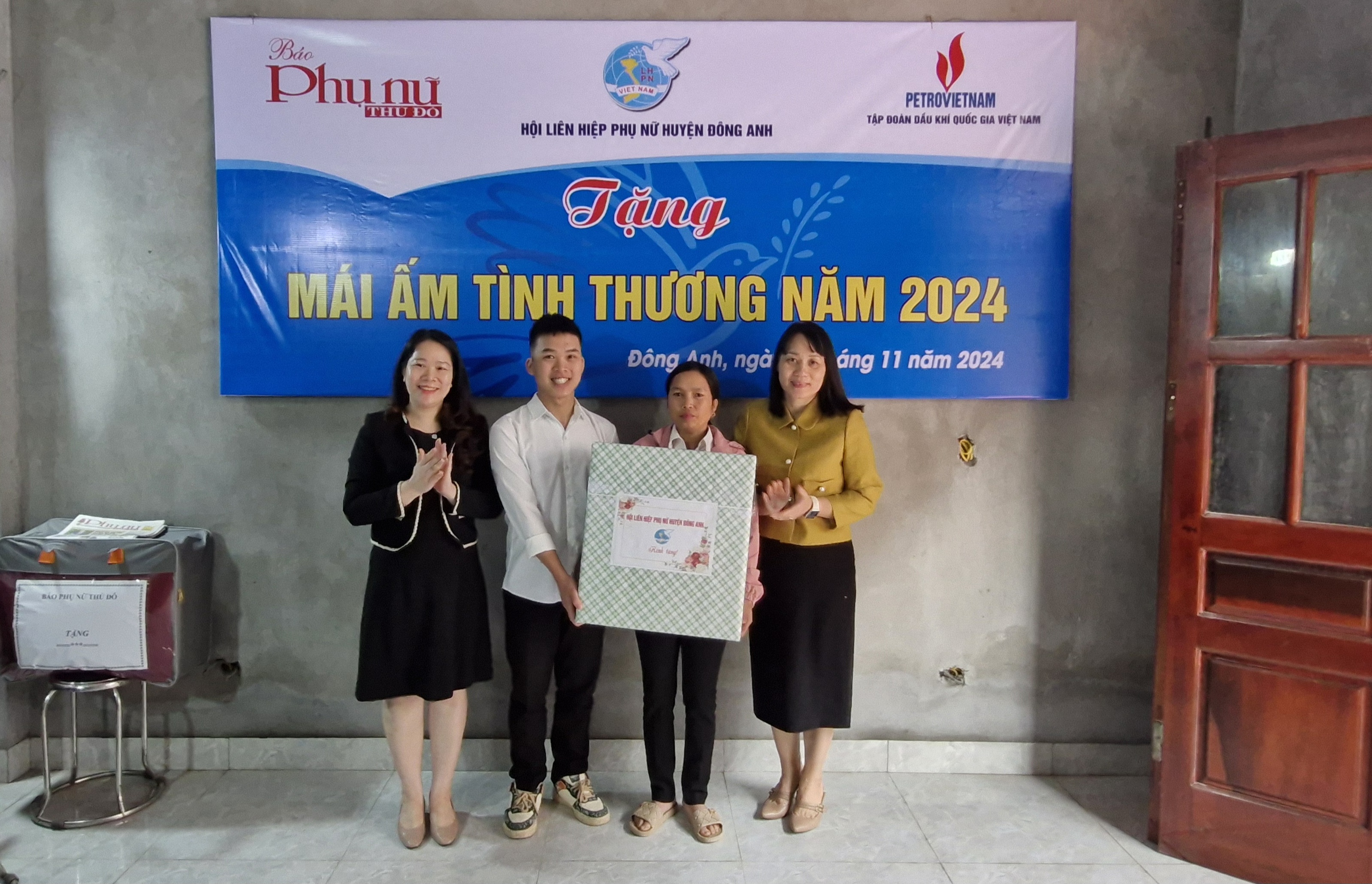 Báo Phụ nữ Thủ đô trao “Mái ấm tình thương” cho hội viên khó khăn tại huyện Đông Anh - ảnh 4