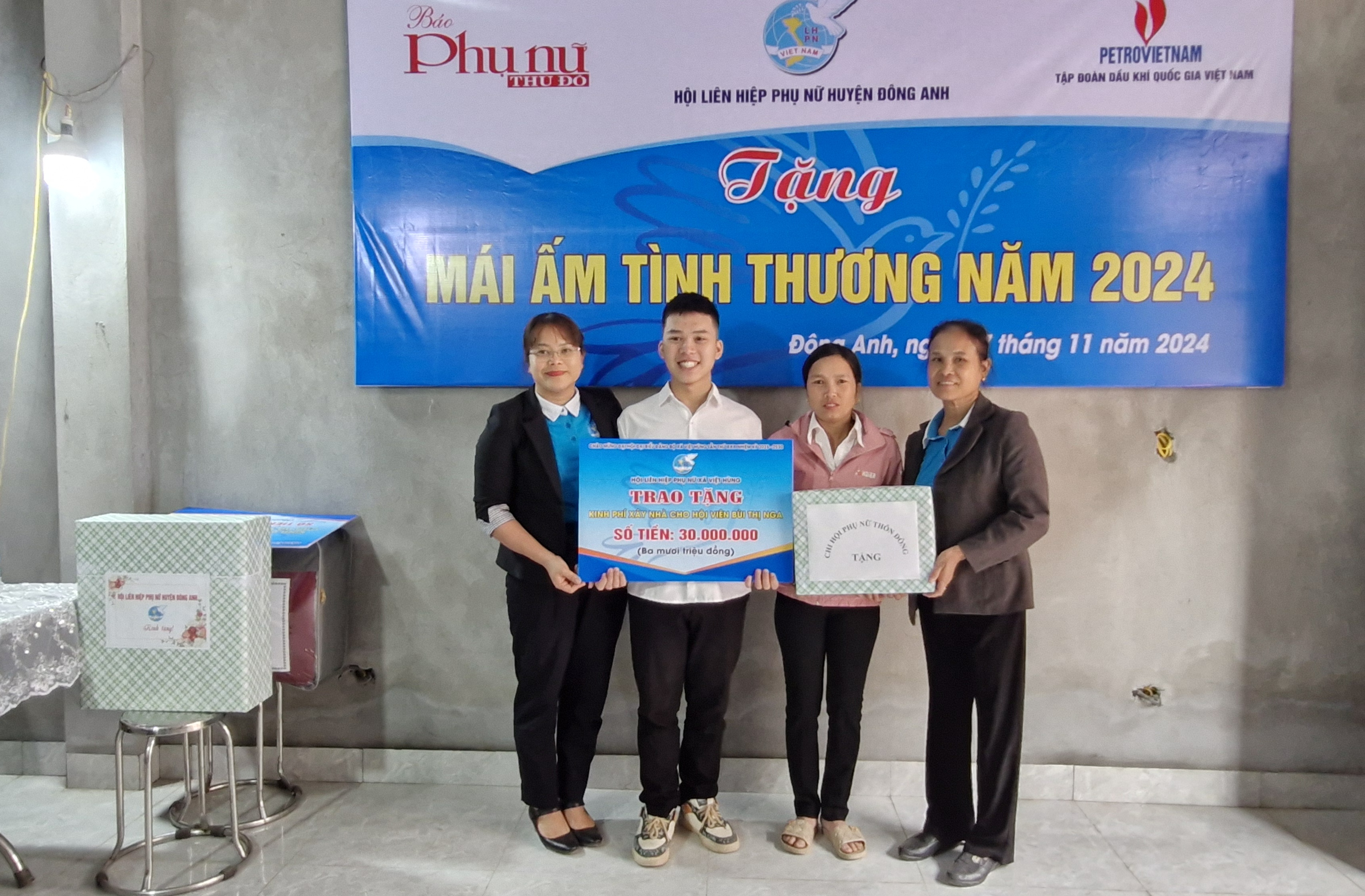 Báo Phụ nữ Thủ đô trao “Mái ấm tình thương” cho hội viên khó khăn tại huyện Đông Anh - ảnh 6