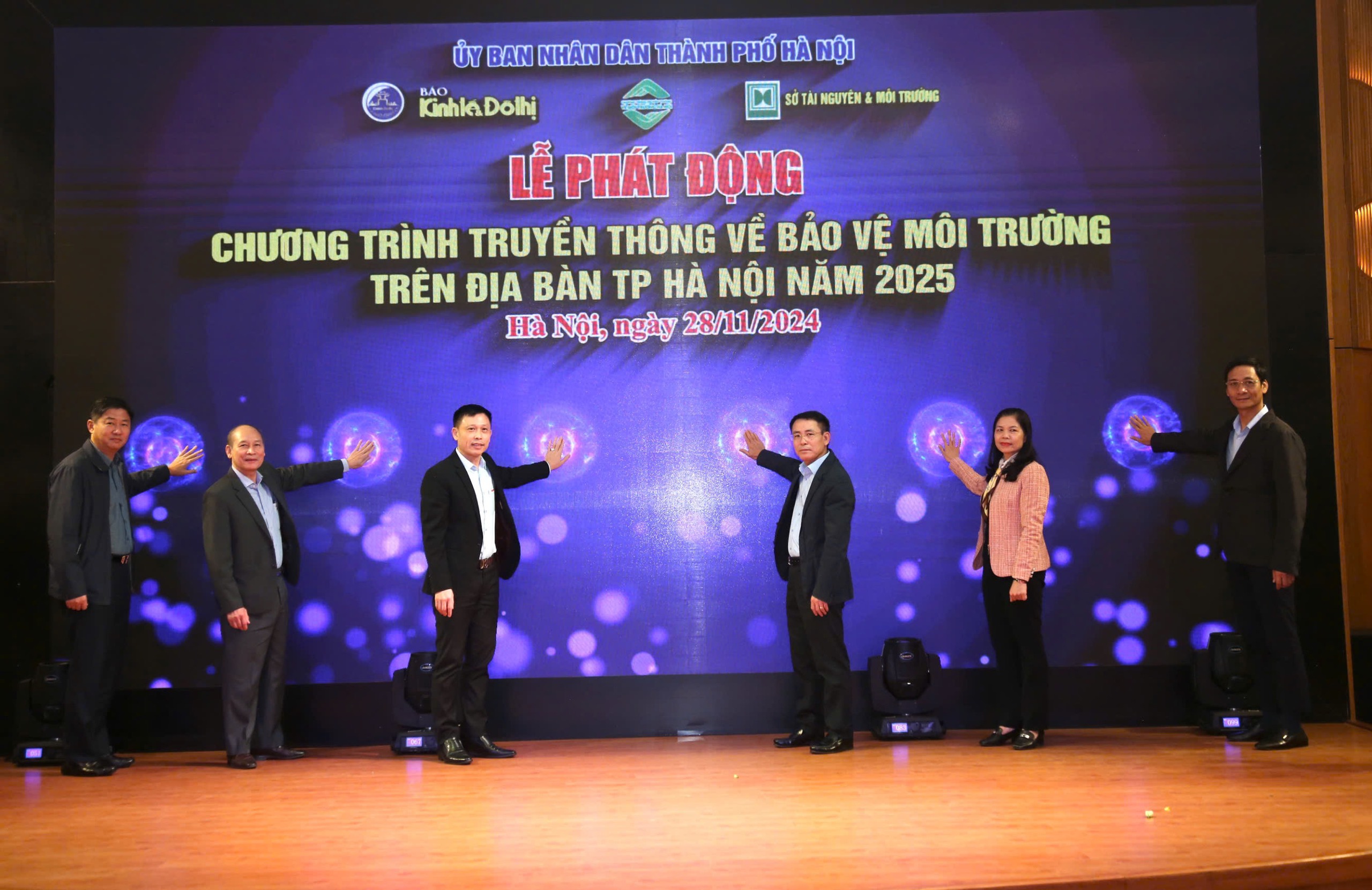 Trao giải cuộc thi viết “Bảo vệ môi trường trên địa bàn thành phố Hà Nội năm 2024” - ảnh 3