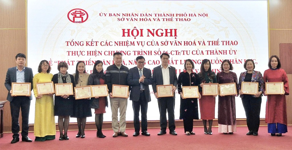 Nhiều giải pháp xây dựng người Hà Nội thanh lịch văn minh - ảnh 3