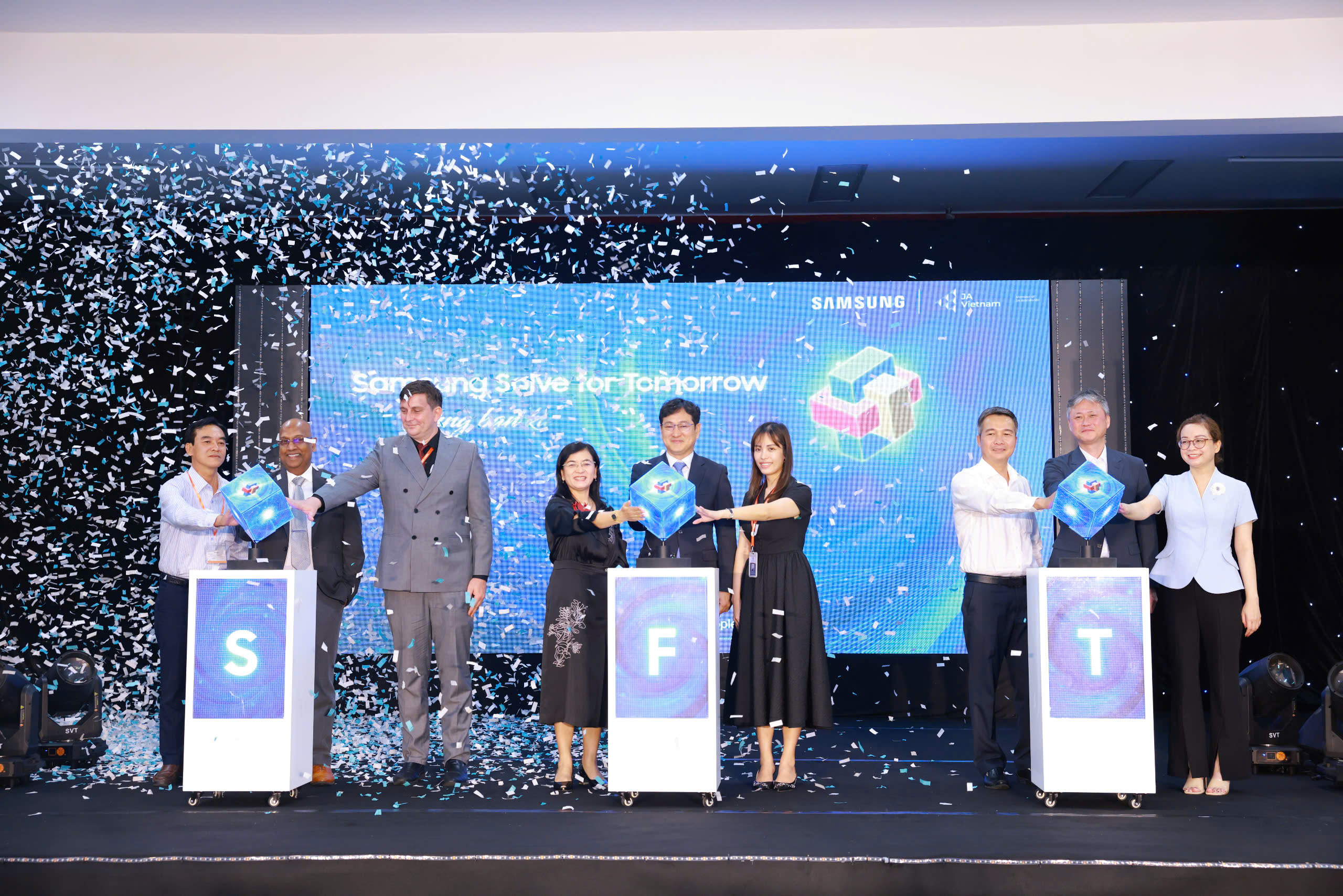Phát động cuộc thi Solve for Tomorrow năm 2025 - ảnh 1
