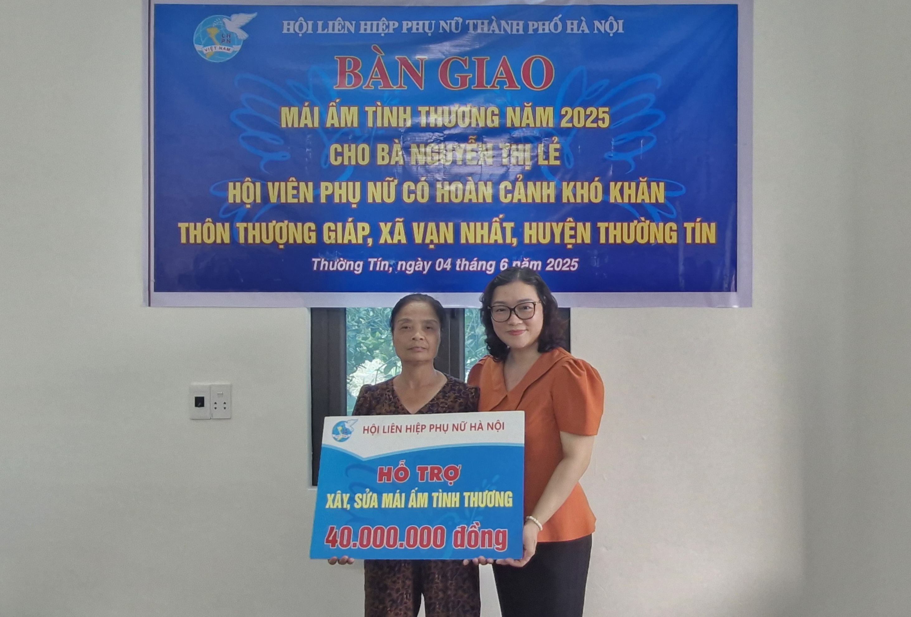 Trao kinh phí hỗ trợ xây sửa “Mái ấm tình thương” cho gia đình hội viên phụ nữ có hoàn cảnh khó khăn - ảnh 2