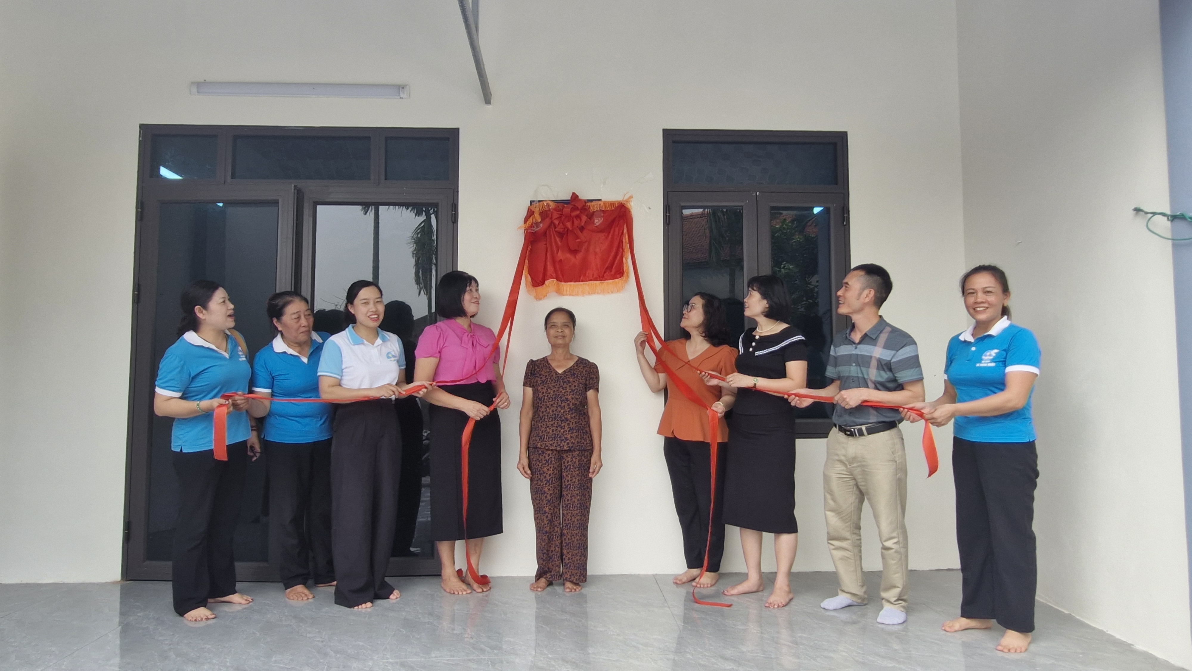 Trao kinh phí hỗ trợ xây sửa “Mái ấm tình thương” cho gia đình hội viên phụ nữ có hoàn cảnh khó khăn - ảnh 1
