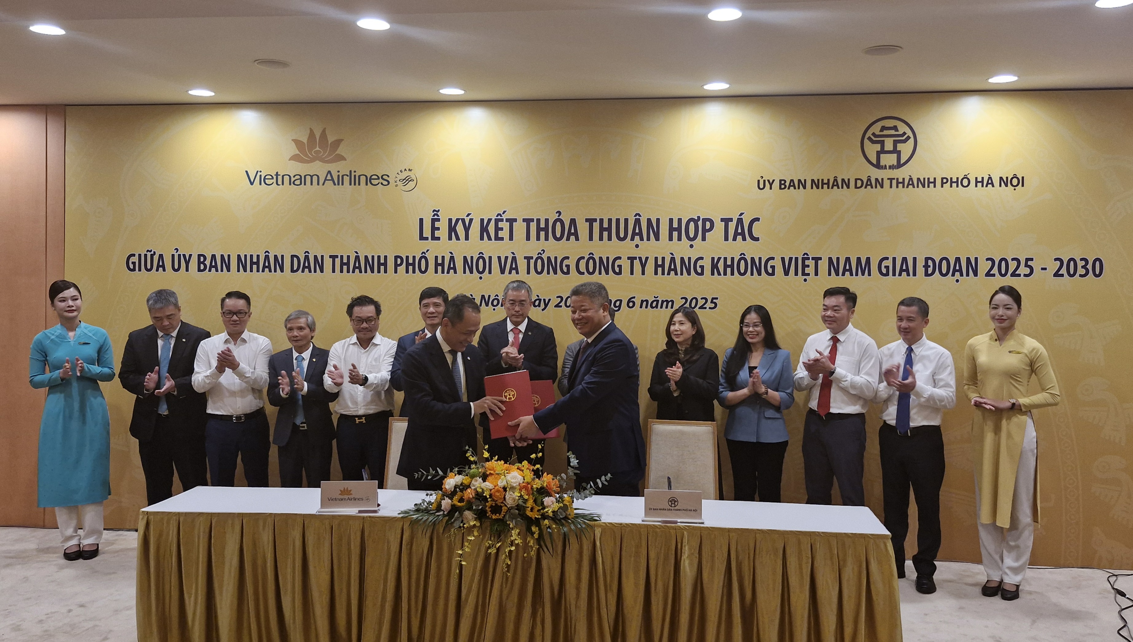 Hà Nội và Vietnam Airlines hợp tác quảng bá du lịch - ảnh 3