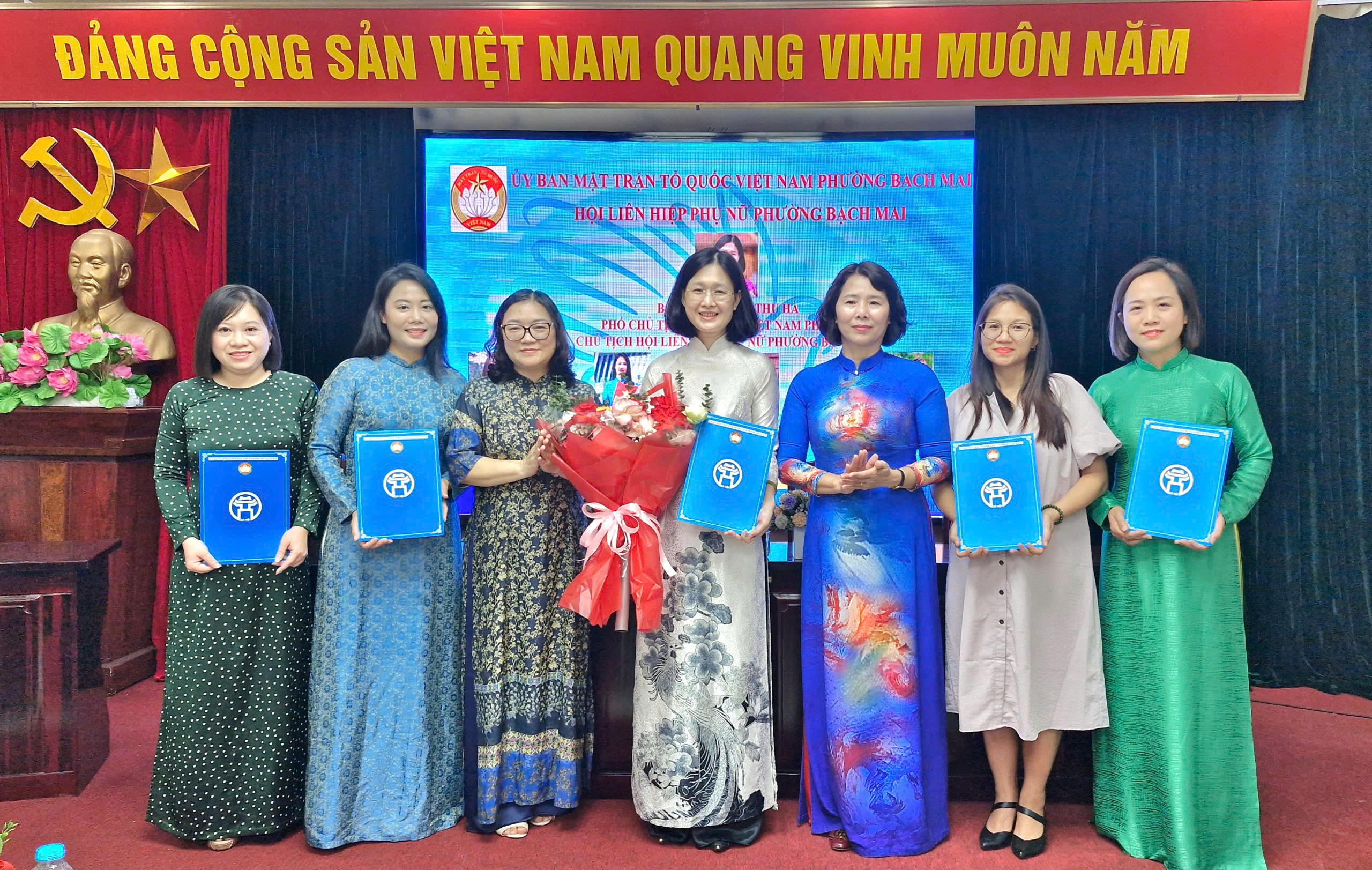 Công bố thành lập Hội LHPN phường Bạch Mai - ảnh 1