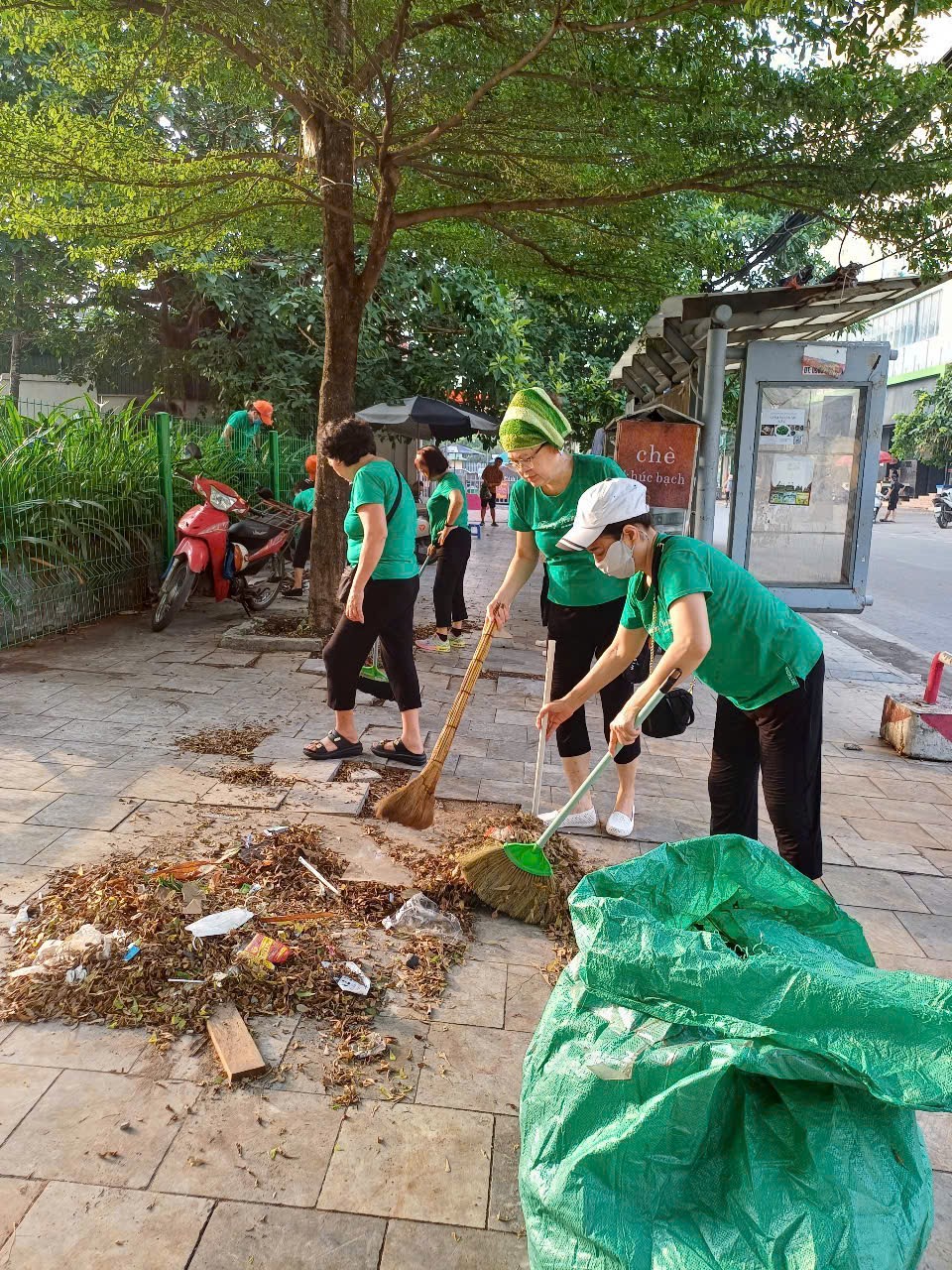 Hội viên phụ nữ hưởng ứng Ngày “Cuối tuần xanh” - ảnh 4