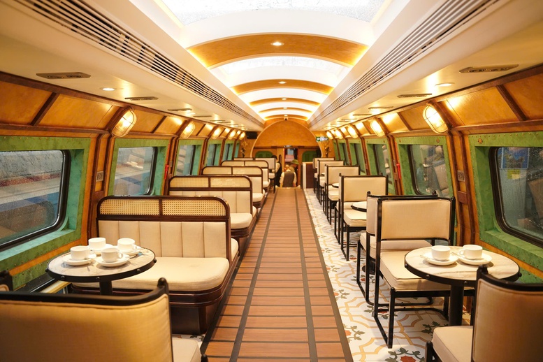 Đoàn tàu du lịch văn hoá “Hà Nội 5 Cửa Ô - The Hanoi Train” chính thức đưa vào vận hành - ảnh 2