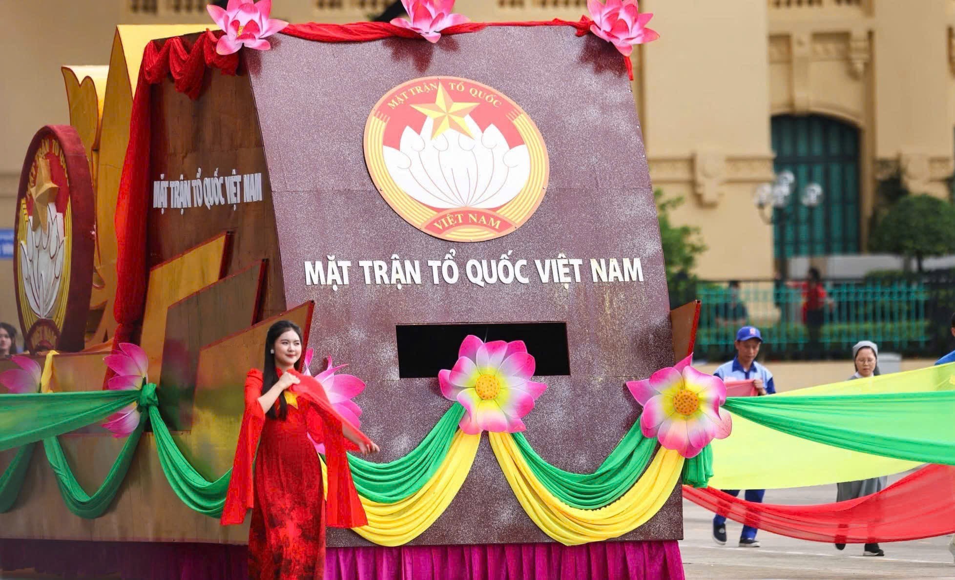 Áo dài truyền thống đồng hành cùng MV “Đất Nước Trọn Niềm Vui” - ảnh 6