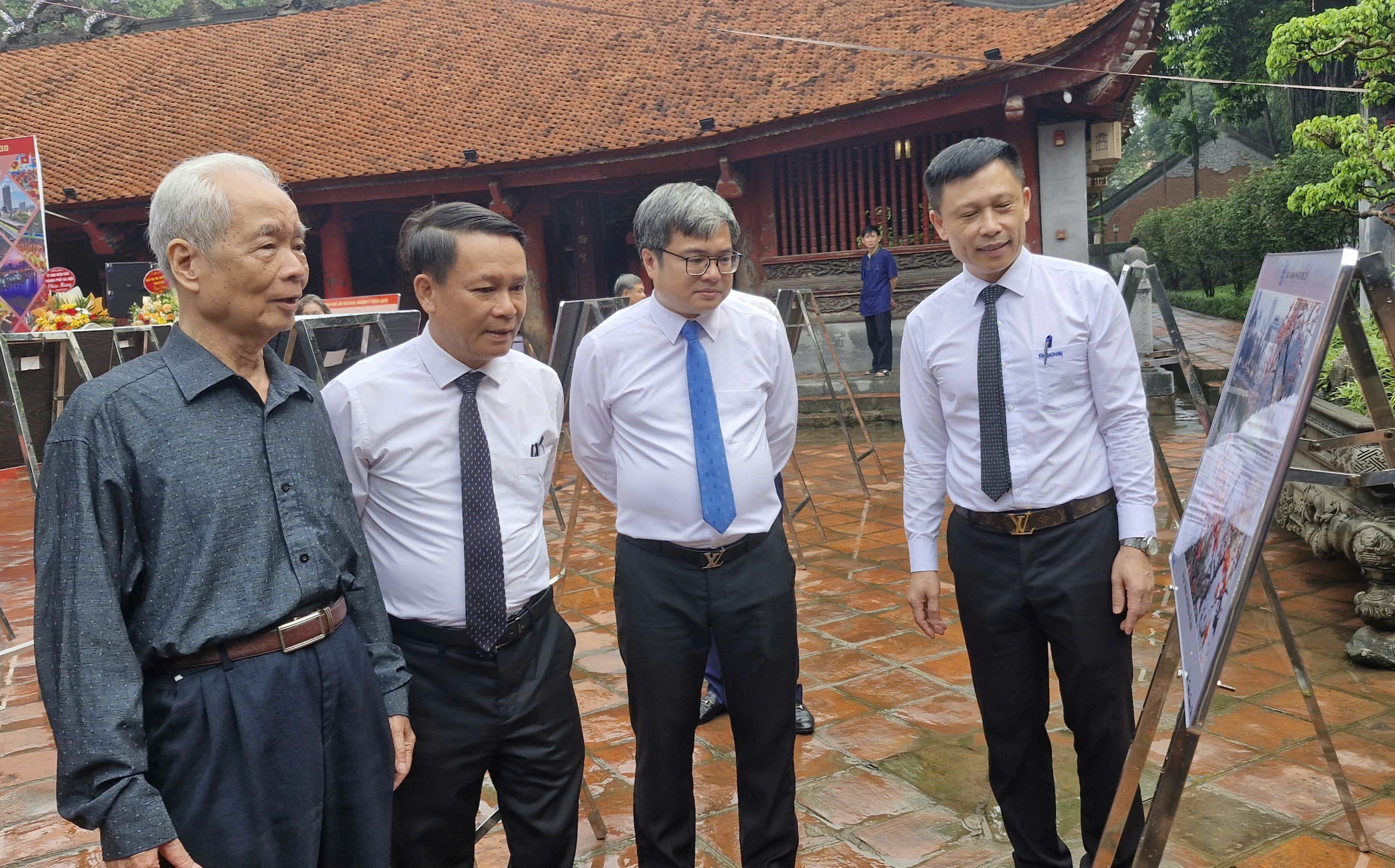 Triển lãm ảnh “Hà Nội trong tôi” 2025: Lan tỏa nét đẹp văn hóa của người Thủ đô - ảnh 6