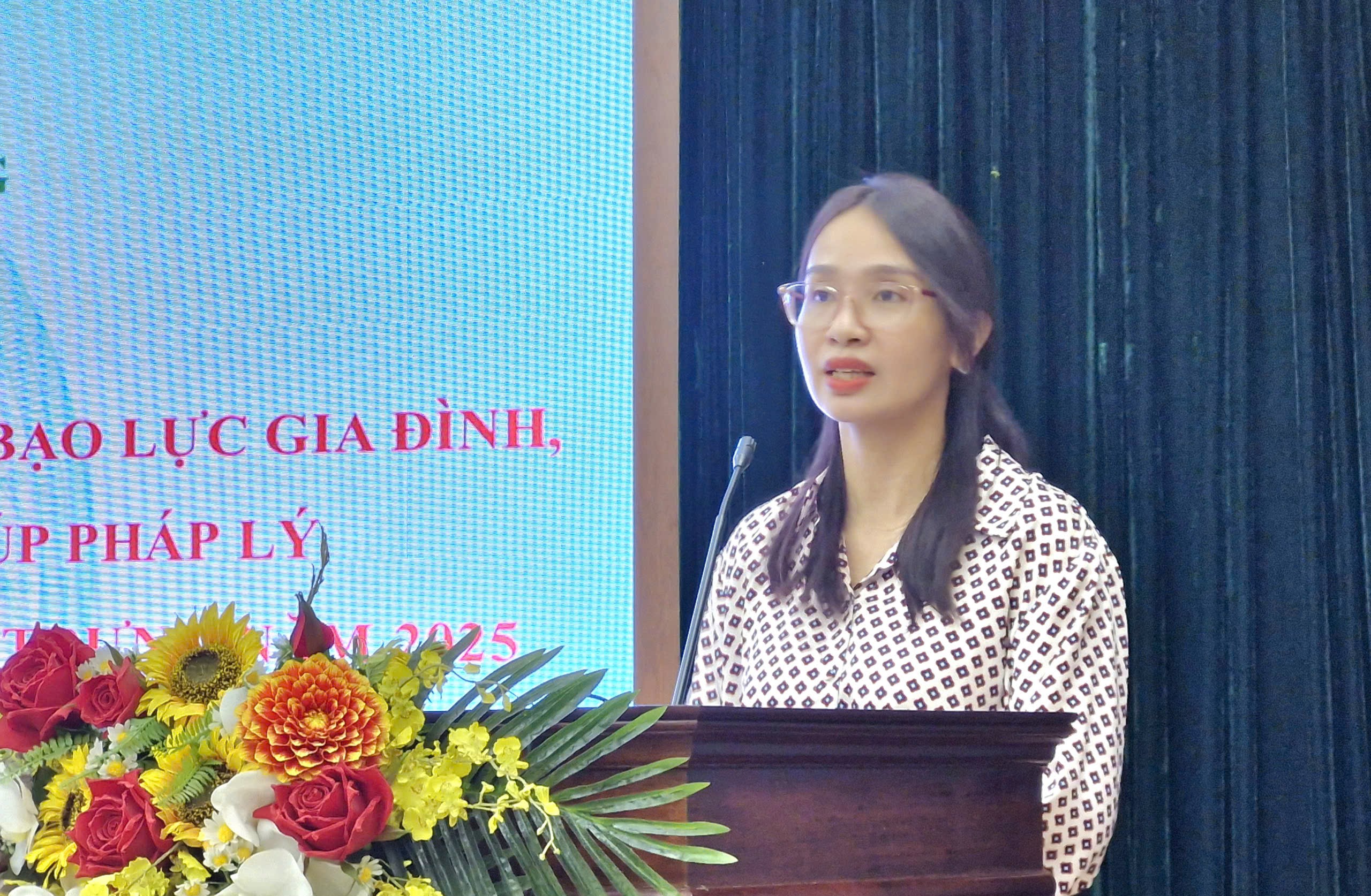 Hội LHPN phường Hai Bà Trưng tổ chức tuyên truyền, phổ biến pháp luật cho hội viên phụ nữ - ảnh 2