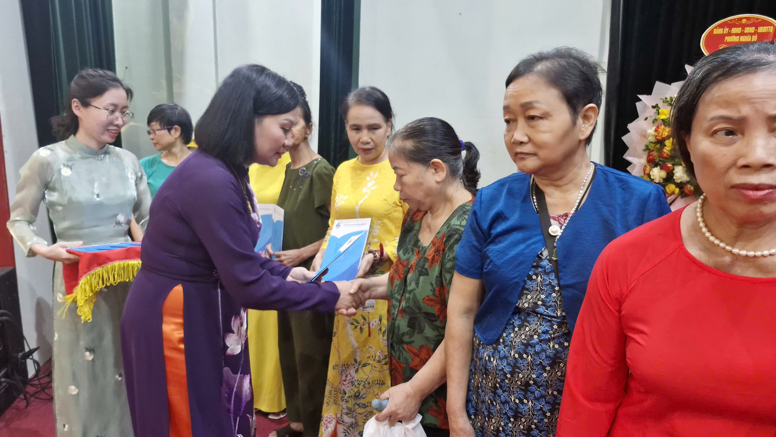 Hội LHPN phường Nghĩa Đô tổ chức kỷ niệm ngày Phụ nữ Việt Nam 20/10 - ảnh 4