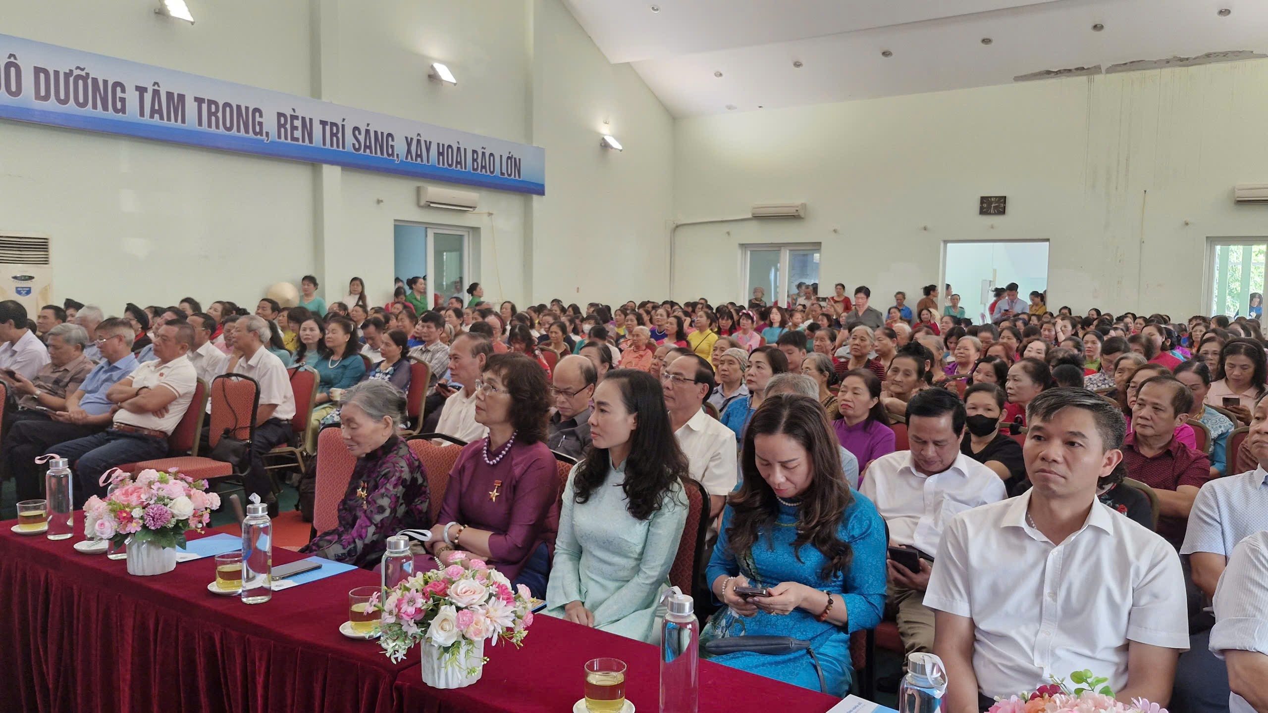 Hội LHPN phường Nghĩa Đô tổ chức kỷ niệm ngày Phụ nữ Việt Nam 20/10 - ảnh 2