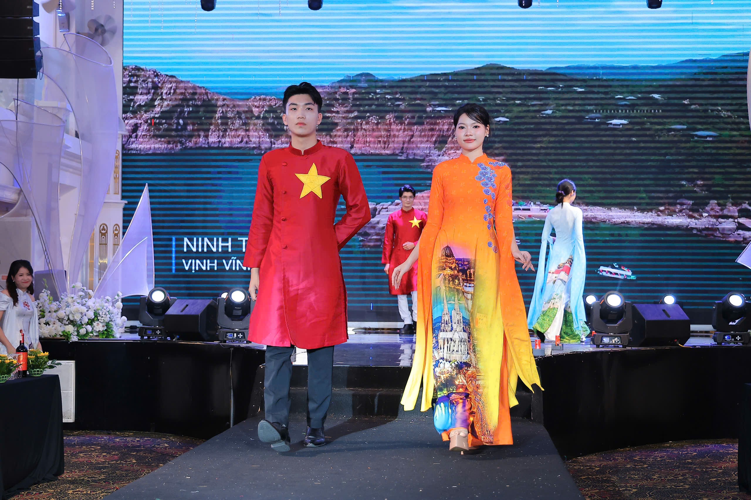 Nhà thiết kế Hoàng Ly và dấu ấn 30 năm giữ hồn áo dài truyền thống Việt Nam - ảnh 4