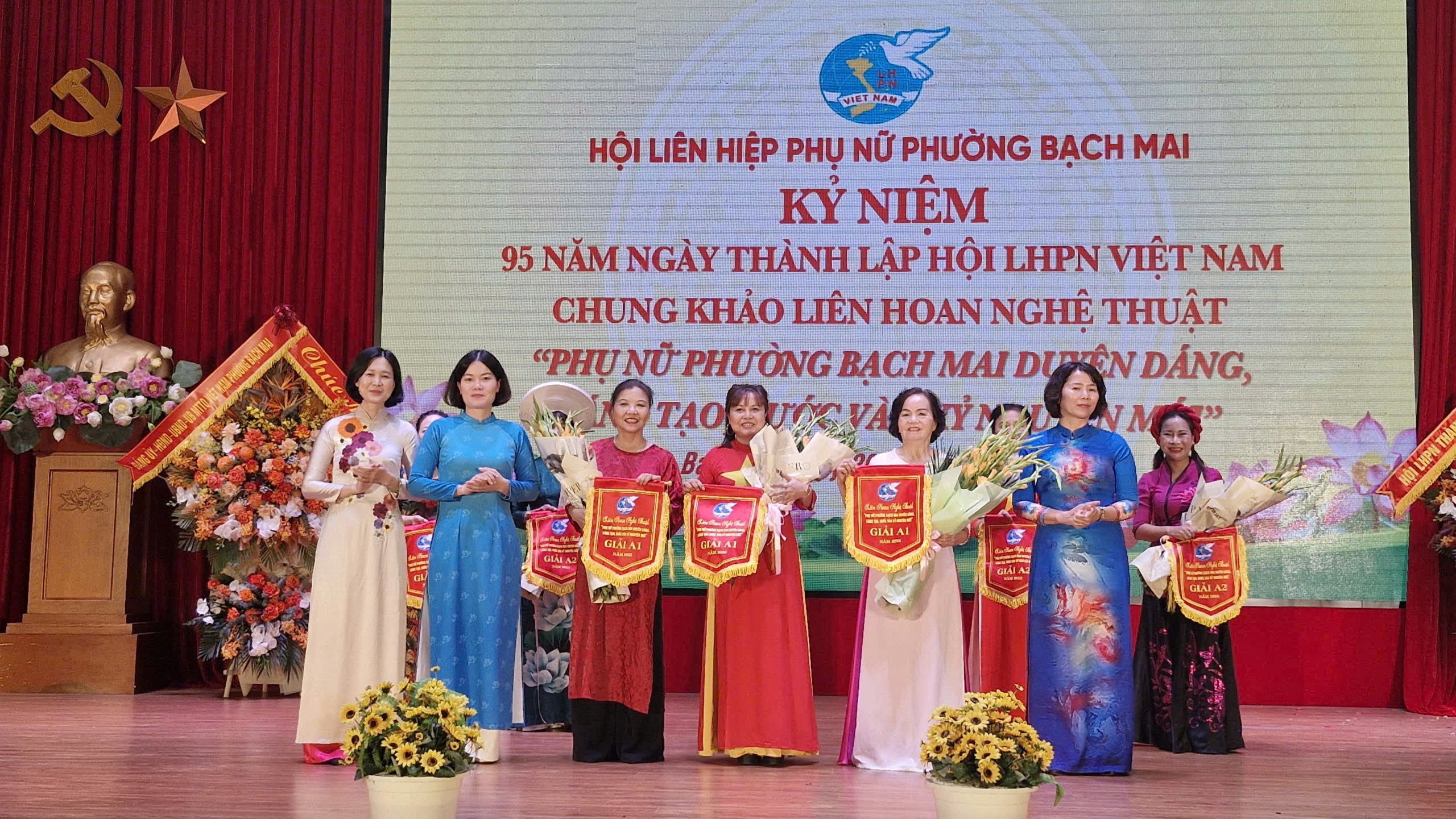 Phụ nữ phường Bạch Mai duyên dáng, sáng tạo bước vào kỷ nguyên mới - ảnh 6