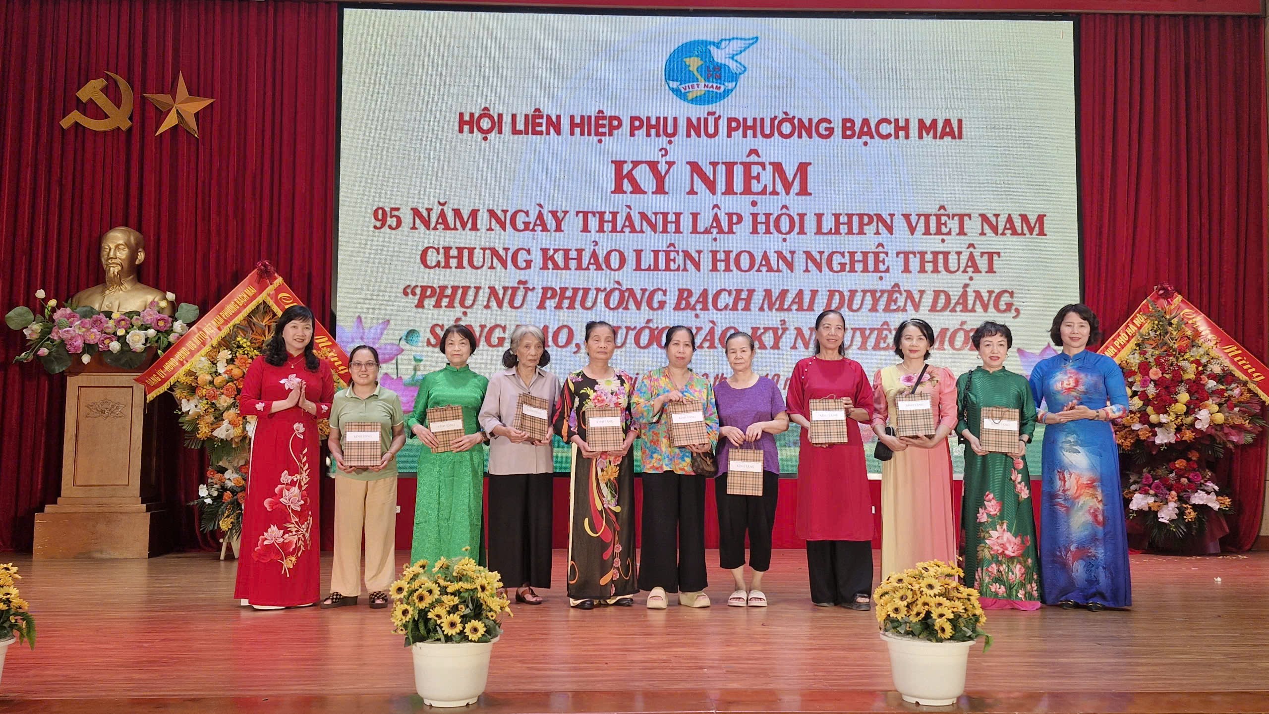 Phụ nữ phường Bạch Mai duyên dáng, sáng tạo bước vào kỷ nguyên mới - ảnh 5