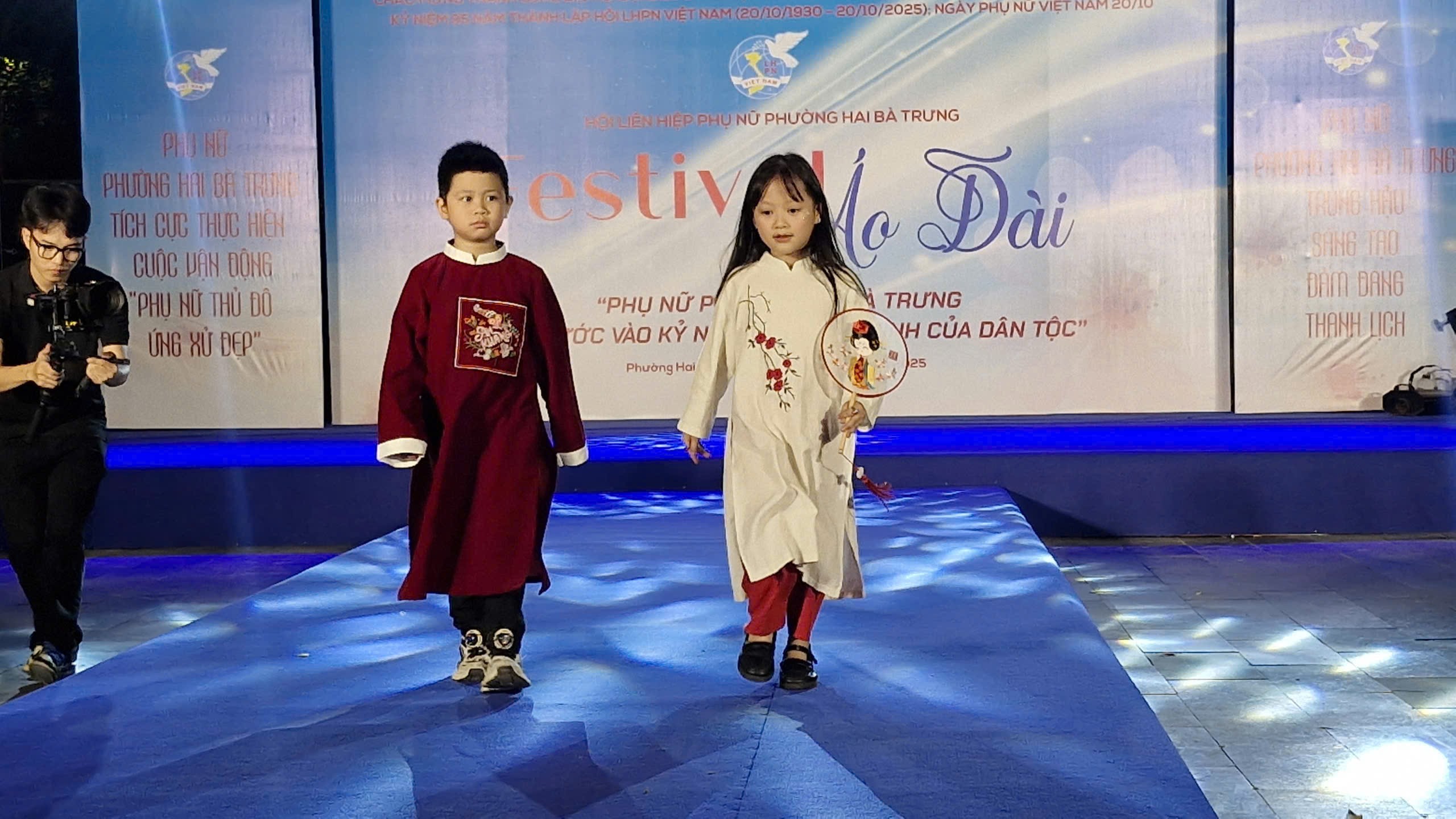 Festival áo dài “Phụ nữ phường Hai Bà Trưng vững bước vào kỷ nguyên vươn mình của dân tộc” - ảnh 14