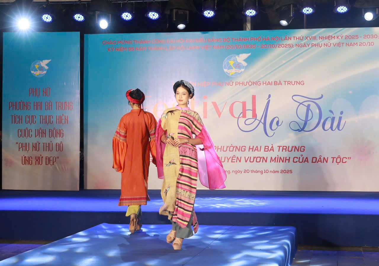 Festival áo dài “Phụ nữ phường Hai Bà Trưng vững bước vào kỷ nguyên vươn mình của dân tộc” - ảnh 8