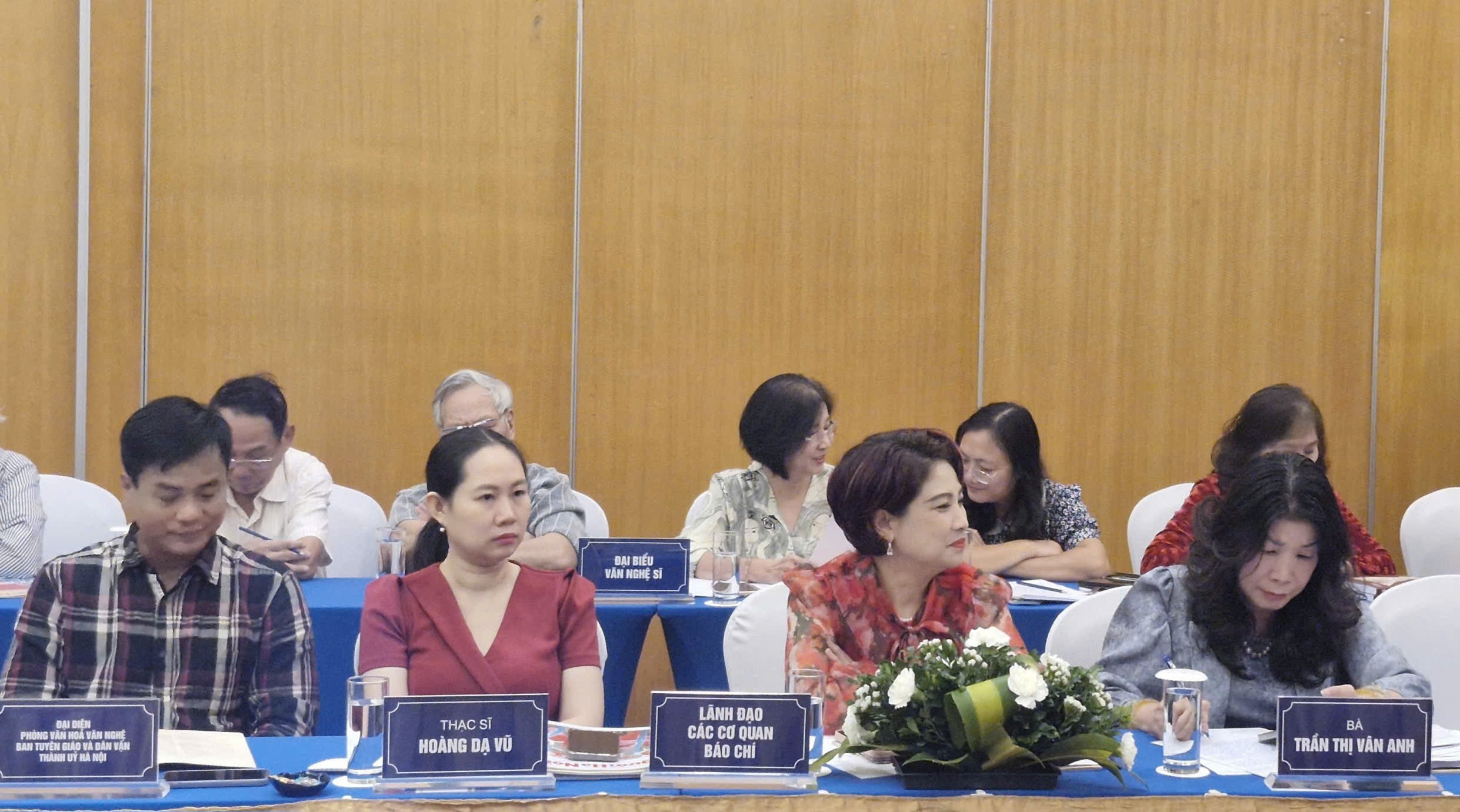 Văn nghệ sĩ Thủ đô đưa Nghị quyết Đại hội XVIII Đảng bộ Thành phố Hà Nội vào cuộc sống  - ảnh 4