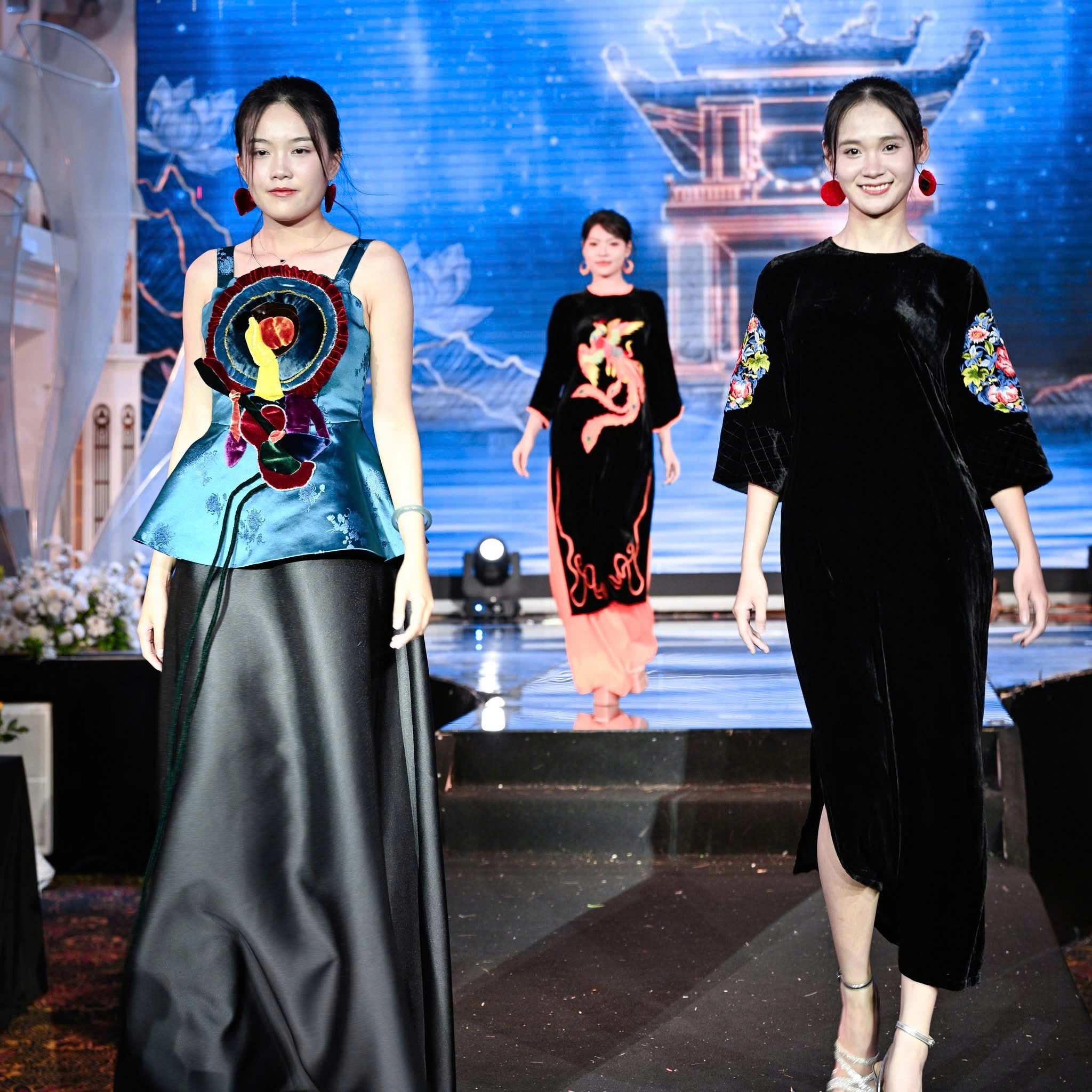 Lan toả nét đẹp áo dài truyền thống trong xu hướng hội nhập - ảnh 3